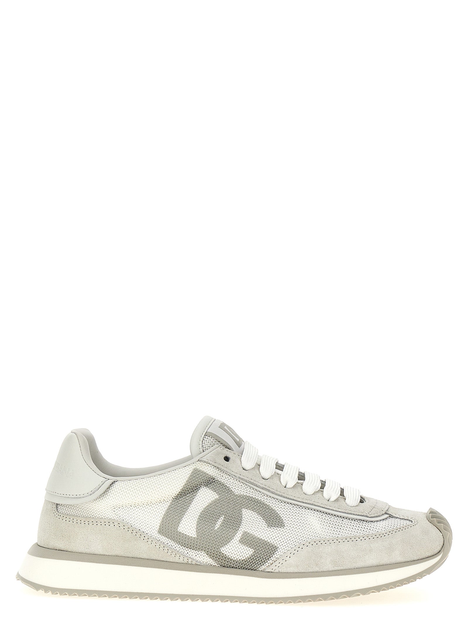 Sneakers athlètes blanches en cuir de veau Dolce & Gabbana, chaussures de sport élégantes avec semelles blanches et détails modernes.