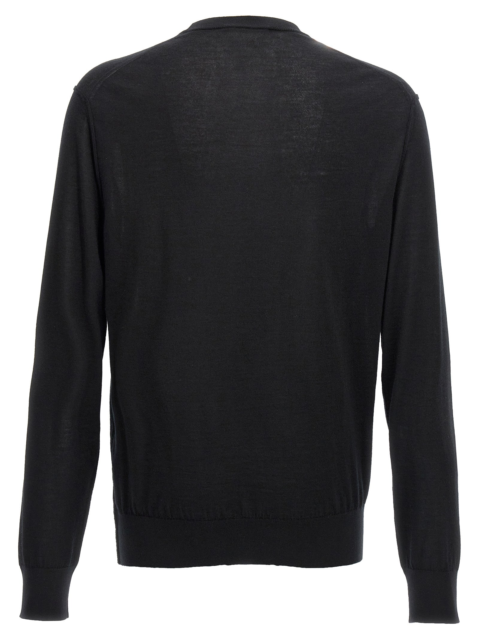 Cardigan en cachemire noir Dolce & Gabbana porté, détail du tissu doux et élégant, mode chic et sophistiquée.