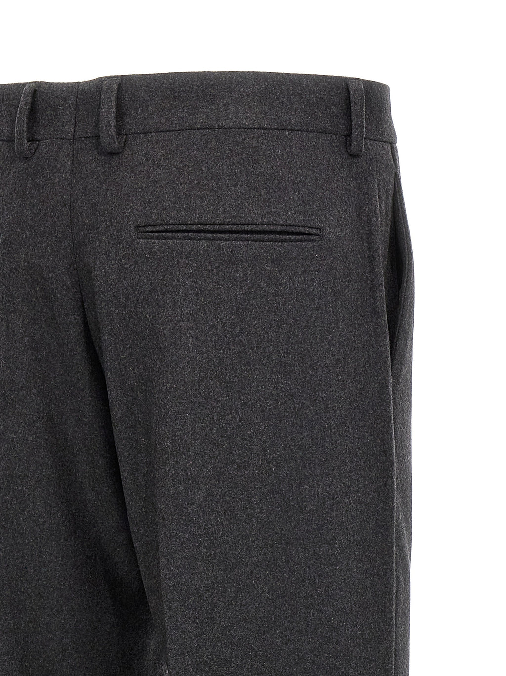 Pantalons décontractés gris en cachemire de Fendi, coupe confortable et élégante, vue en gros plan sur le tissu et la finition.