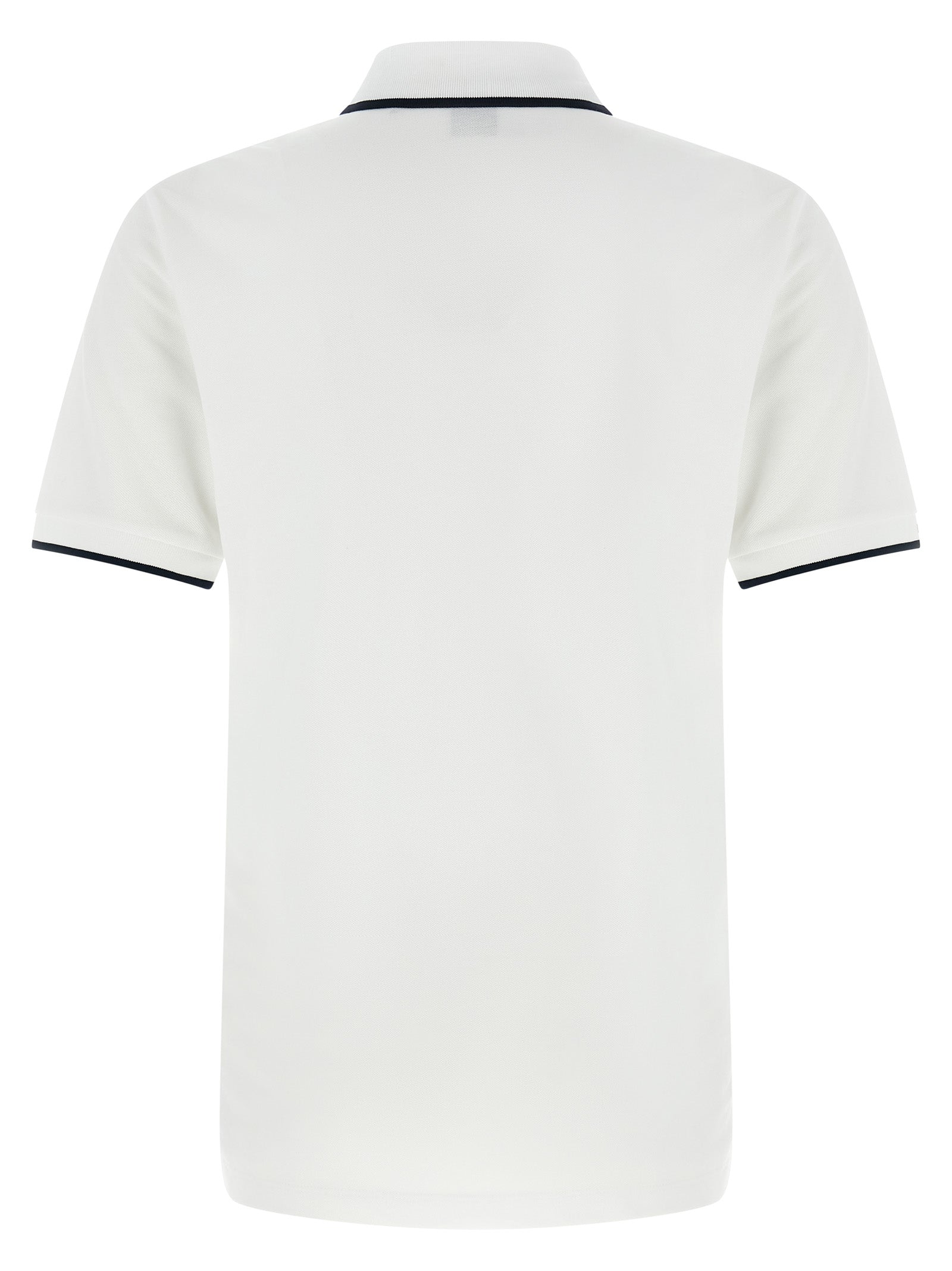 Chemise polo blanche en coton de la marque Hugo Boss, avec col classique et logo discret sur la poitrine.