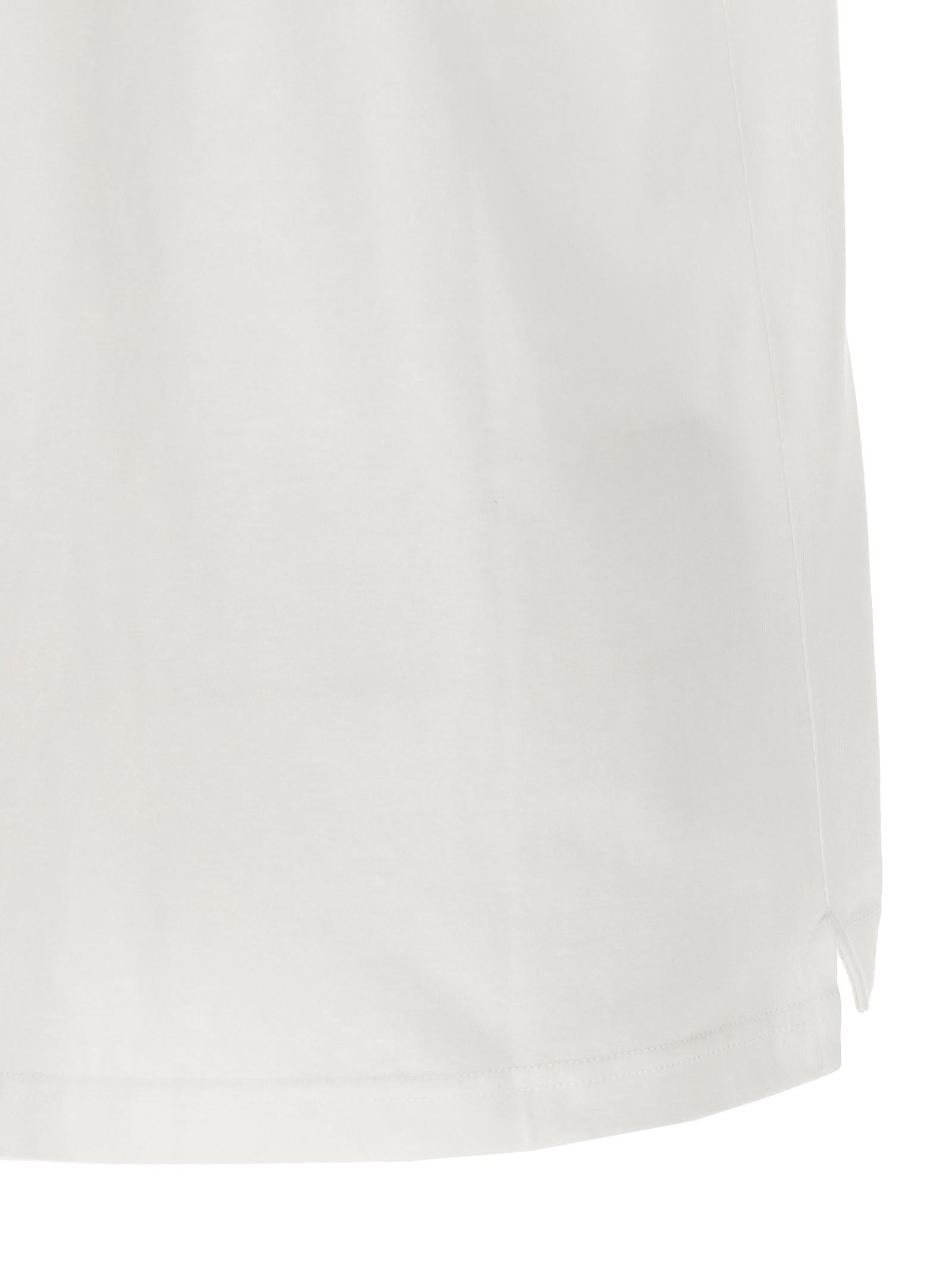 T-shirt blanc en coton de la marque Diesel, coupe classique, visible sur fond neutre, idéal pour un style décontracté.