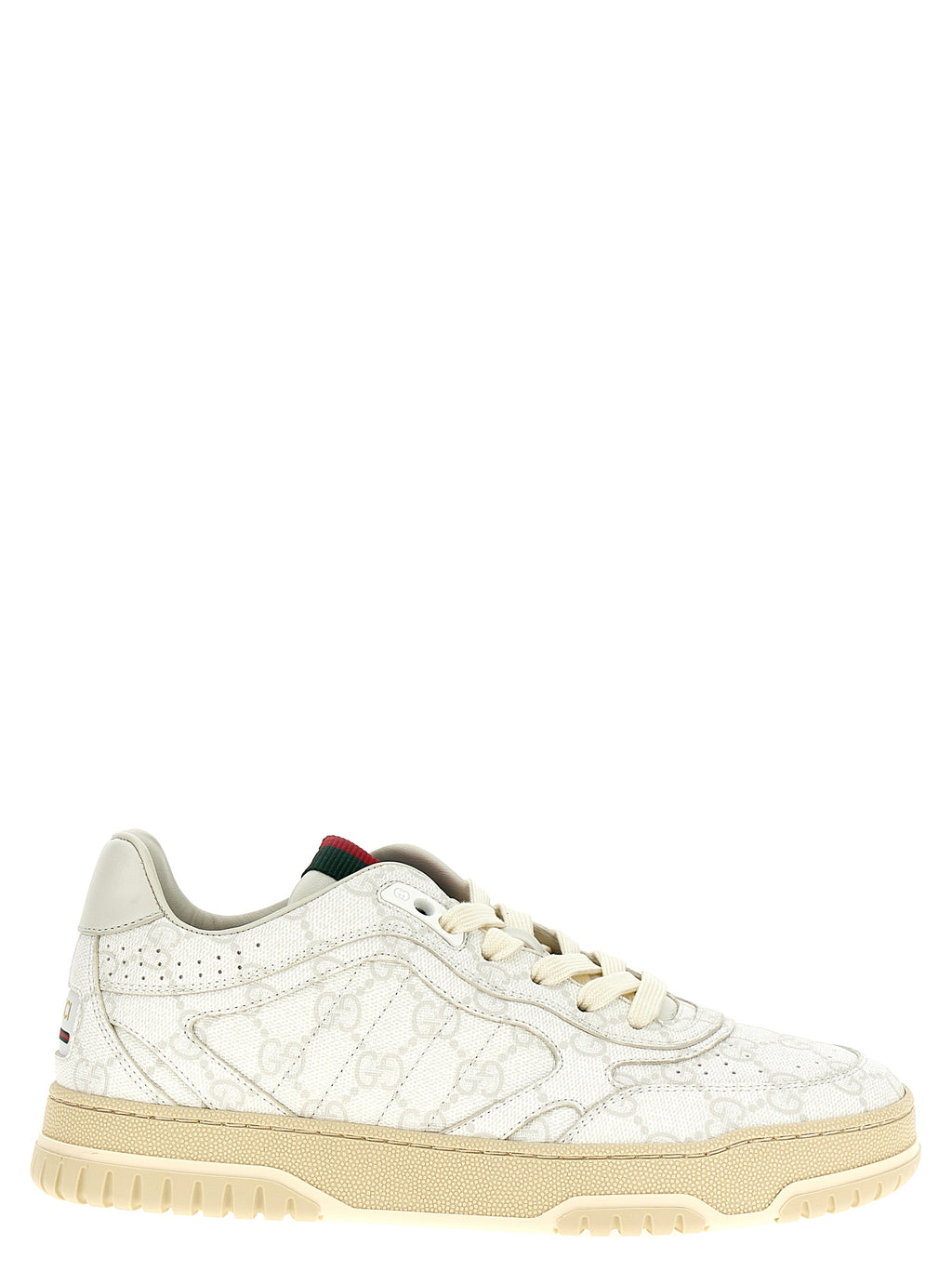Sneakers blanches en polyéthylène de Gucci, chaussures de sport élégantes avec design moderne et logo Gucci visible.