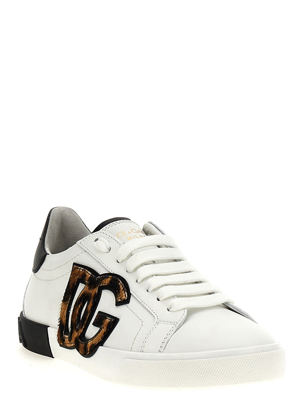 Chaussures basses Dolce & Gabbana en cuir de veau multicolore, sneakers à la mode avec design coloré et détails élégants.