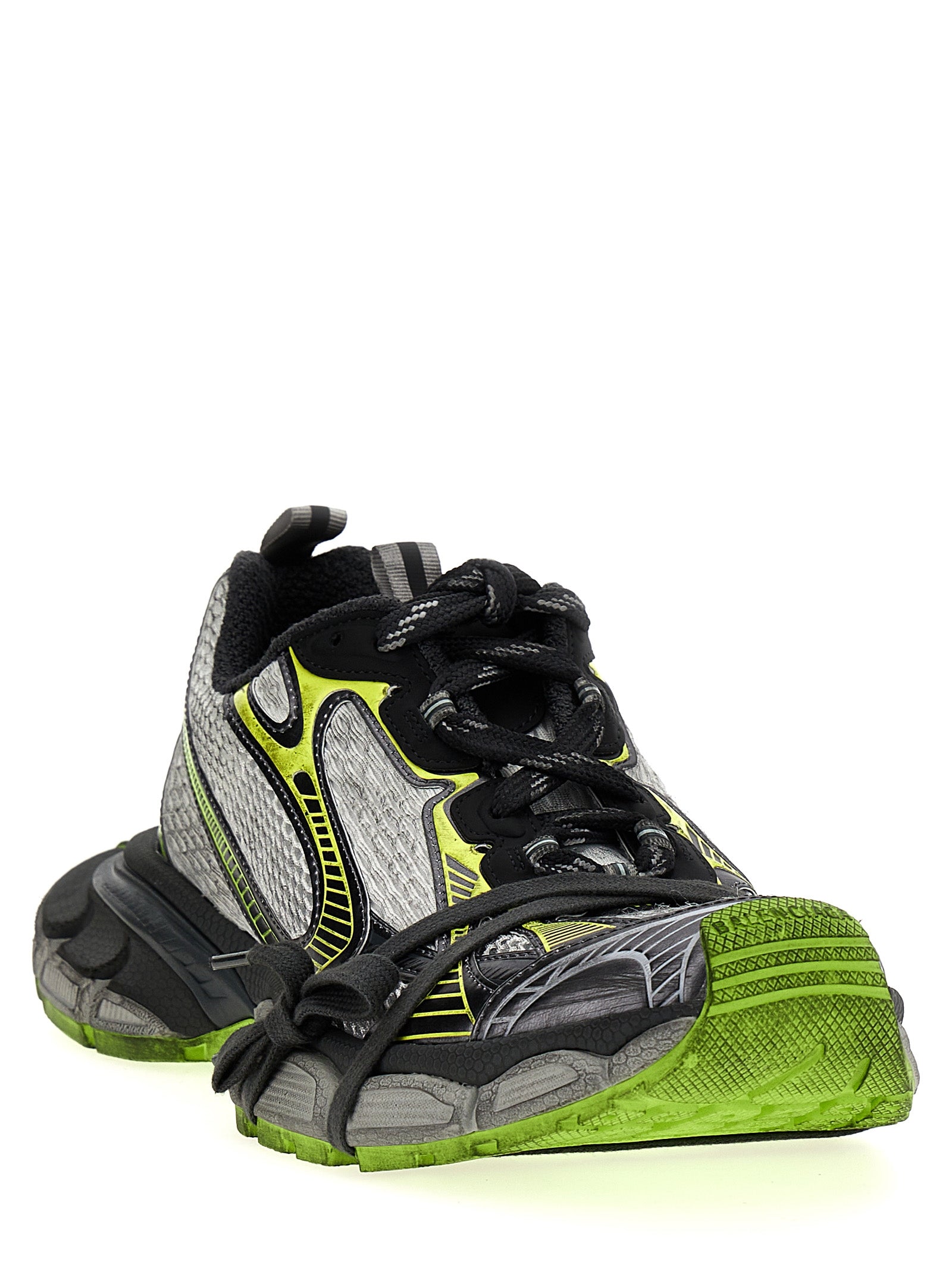 Chaussures de sport Balenciaga en polyéthylène gris, baskets athlétiques modernes et confortables, vue de face.