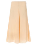 Jupe midi en soie multicolore Fendi, fluide et élégante, avec un motif vibrant, portée avec un style sophistiqué.