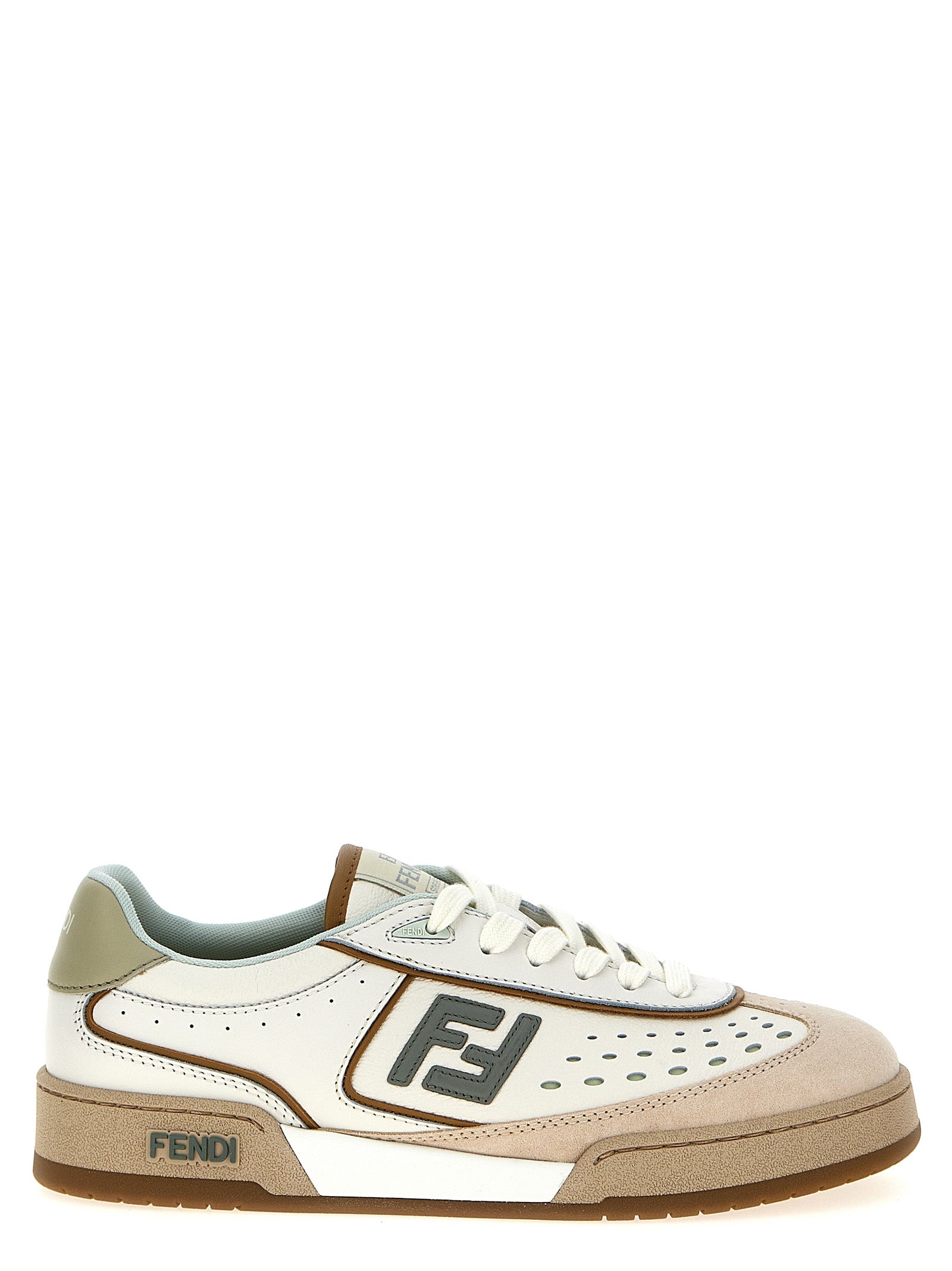 Chaussures Fendi en cuir beige pour hommes, baskets élégantes avec logo Fendi visible, semelle blanche et design sophistiqué.
