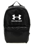 Sac à dos Balenciaga en cuir d'agneau bicolore, avec design élégant et détails modernes, visible de face dans l'image.
