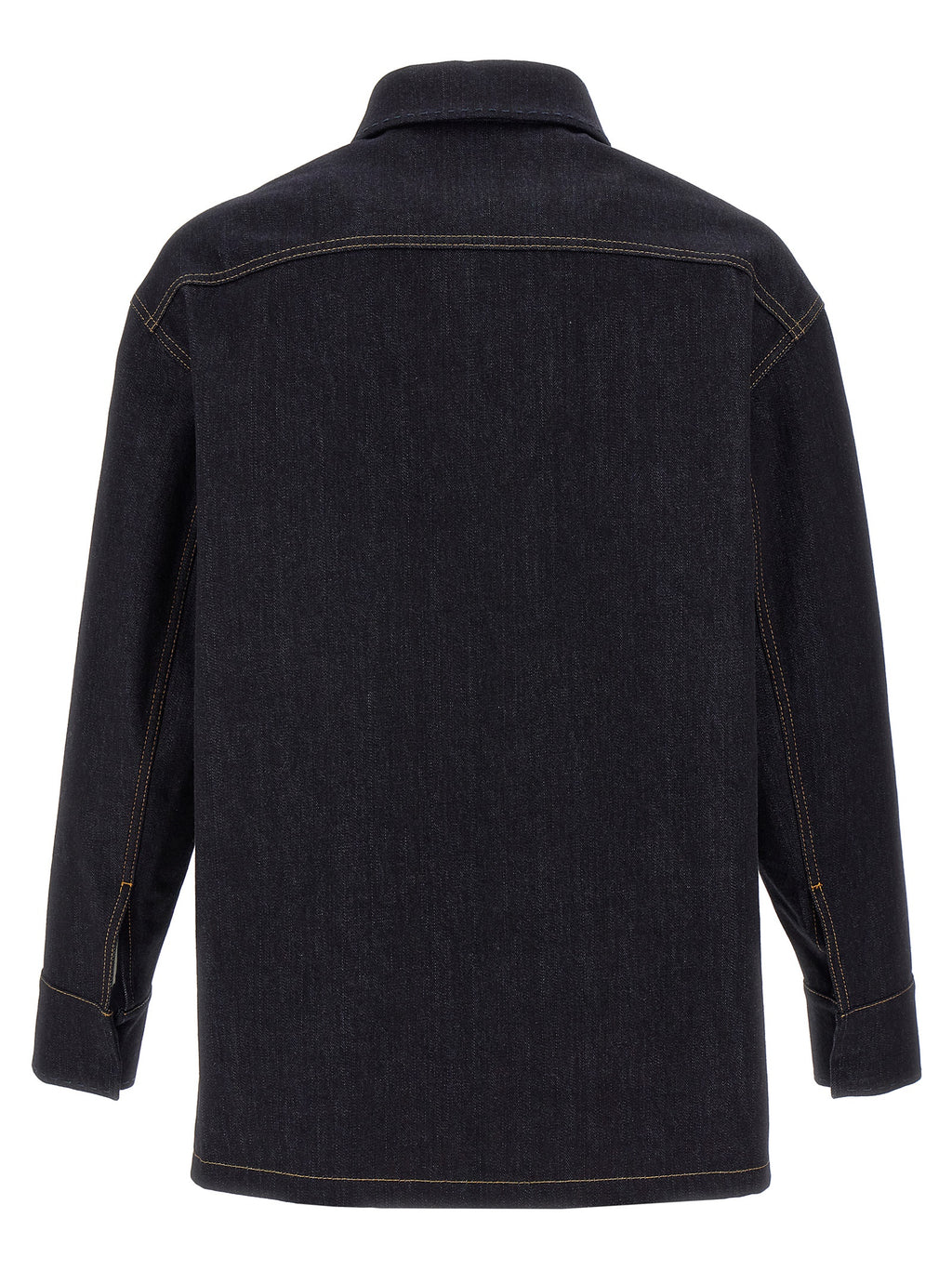 Veste en jean en coton bleu de la marque Fendi, coupe classique avec détails modernes et logo Fendi visible sur la poitrine.