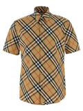 Chemise beige en coton de la marque Burberry, vue de face, avec col classique et boutons visibles.