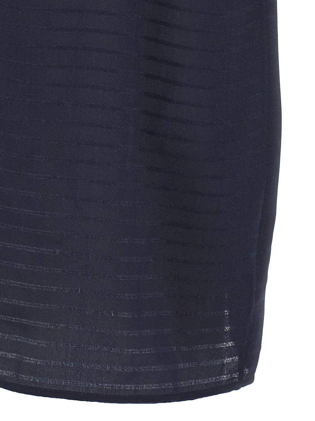 Chemise polo en soie bleue Saint Laurent, vue de face, avec col élégant et détails raffinés.