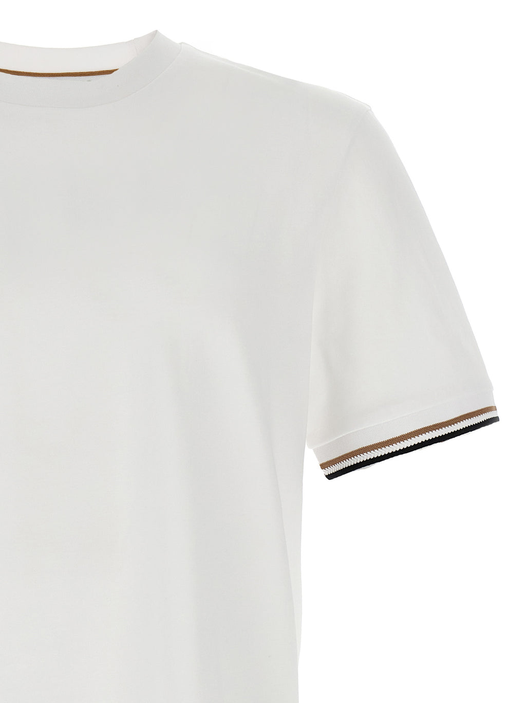 T-shirt blanc en coton de la marque Hugo Boss, coupe classique, vue de face, confortable et élégante.