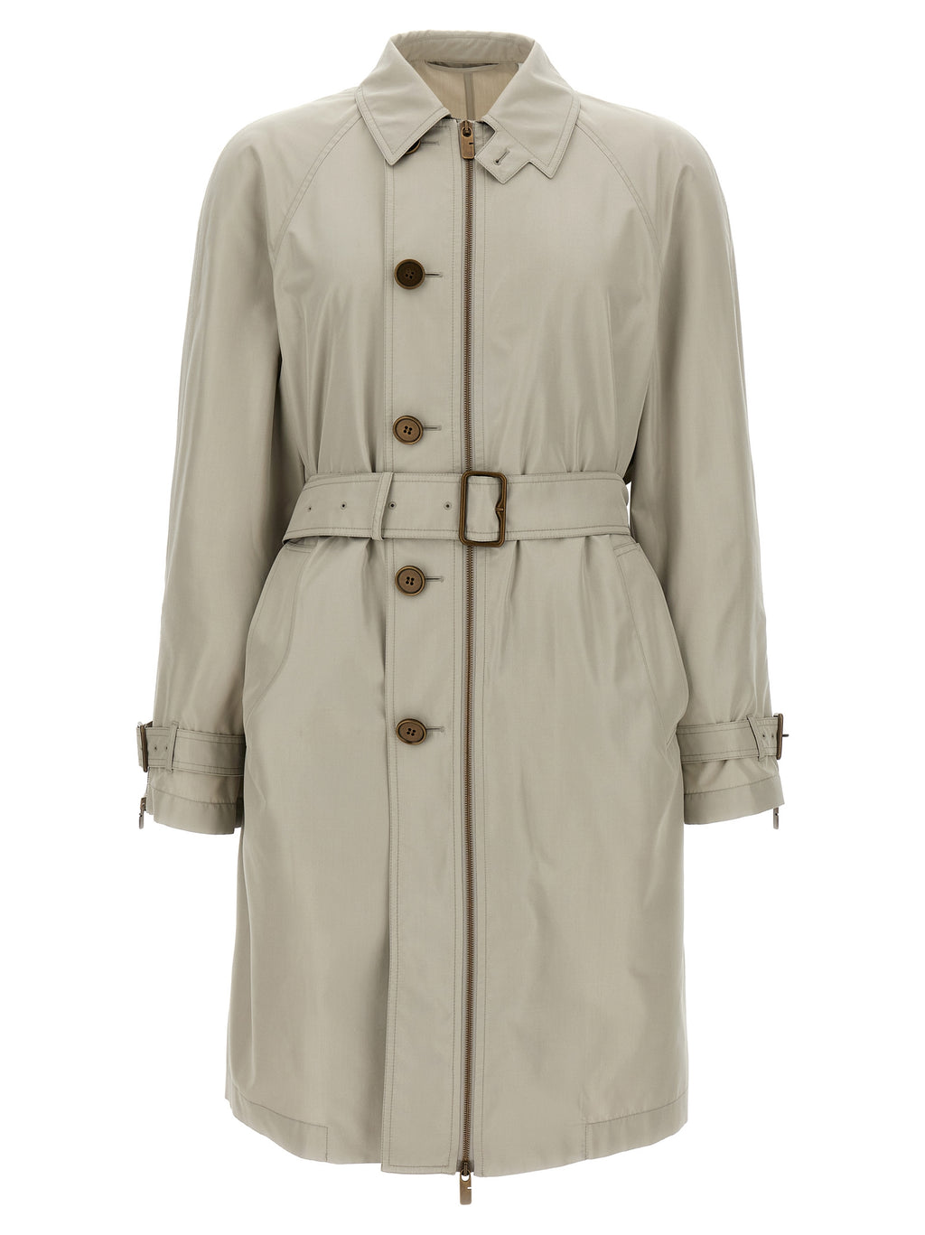 Manteau en satin gris Burberry pour femme, coupe élégante avec col classique et boutons, porté sur un mannequin.