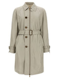 Manteau en satin gris Burberry pour femme, coupe élégante avec col classique et boutons, porté sur un mannequin.