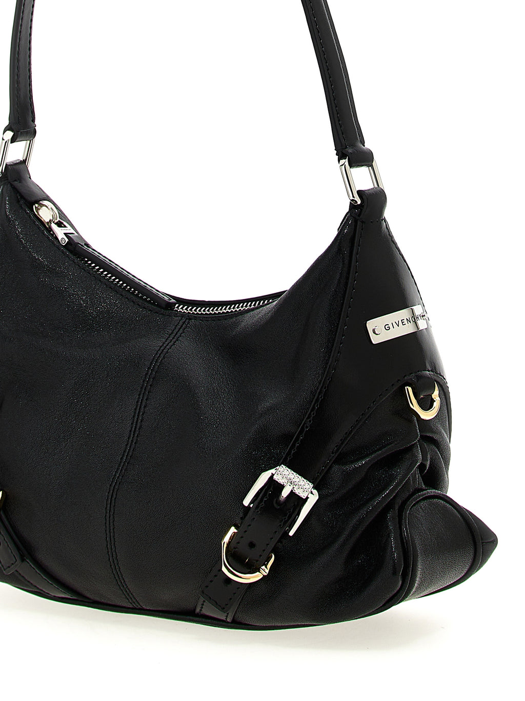 Sac à main Givenchy en cuir d'agneau noir, sacoche épaule élégante avec détails sophistiqués et finition de haute qualité.