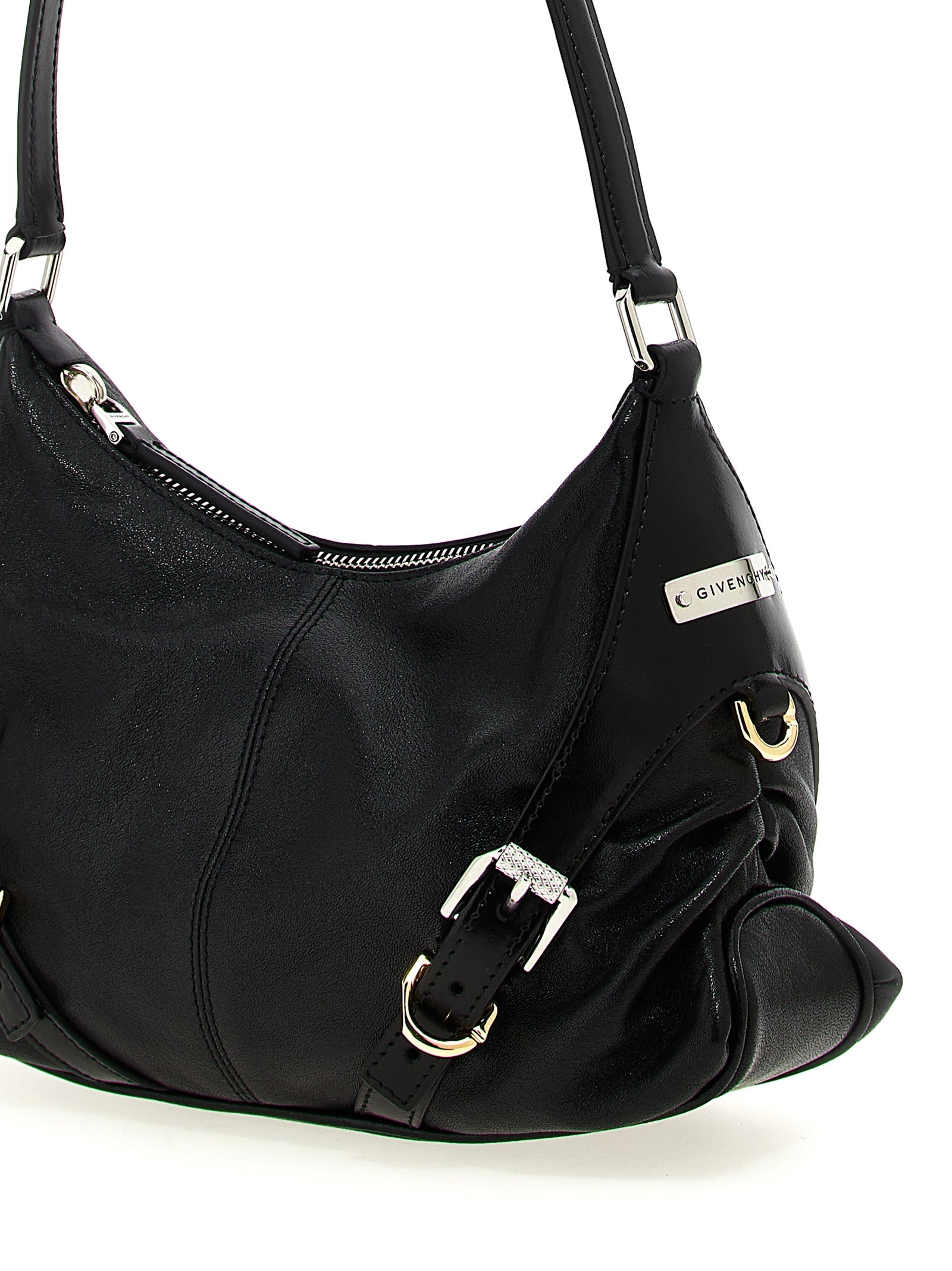 Sac à main Givenchy en cuir d'agneau noir, sacoche épaule élégante avec détails sophistiqués et finition de haute qualité.