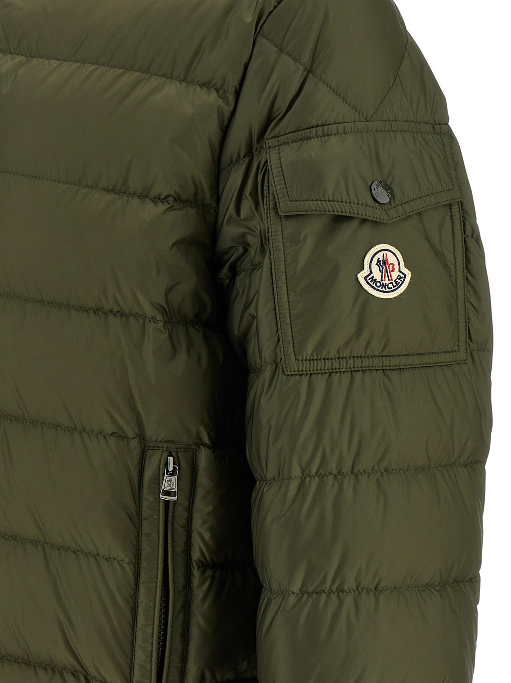 Veste longue bicolore en polyamide Moncler, coupe-vent et isolante, avec fermeture éclair et col haut.