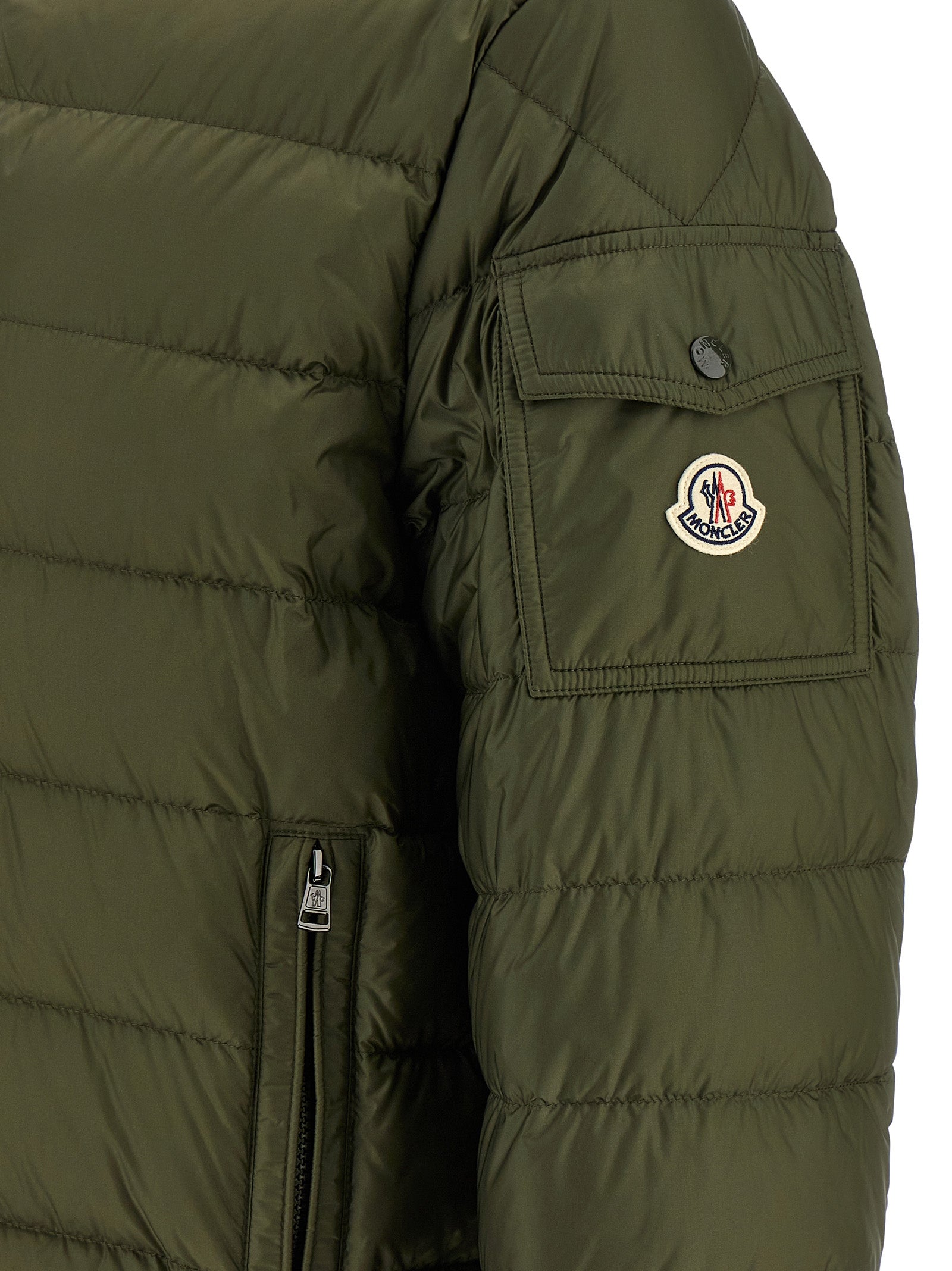 Veste longue bicolore en polyamide Moncler, coupe-vent et isolante, avec fermeture éclair et col haut.