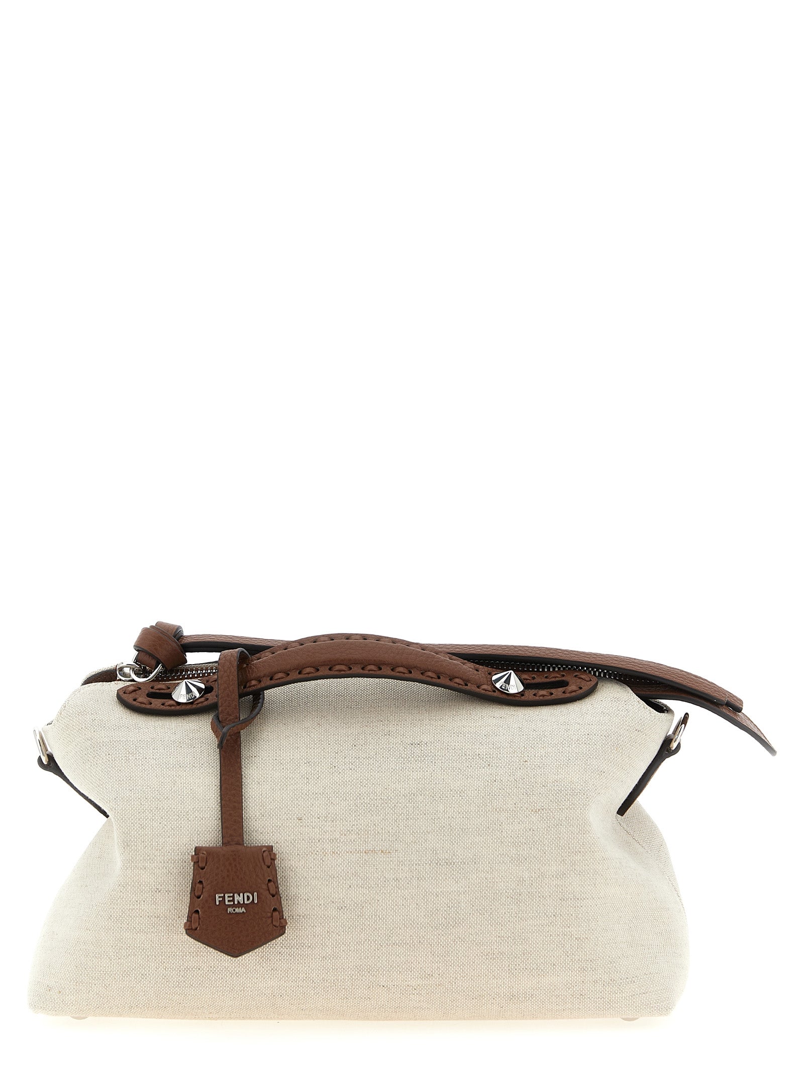 Sac à main Fendi beige en polyéthylène, style élégant avec bandoulière et finitions modernes, visible en gros plan.