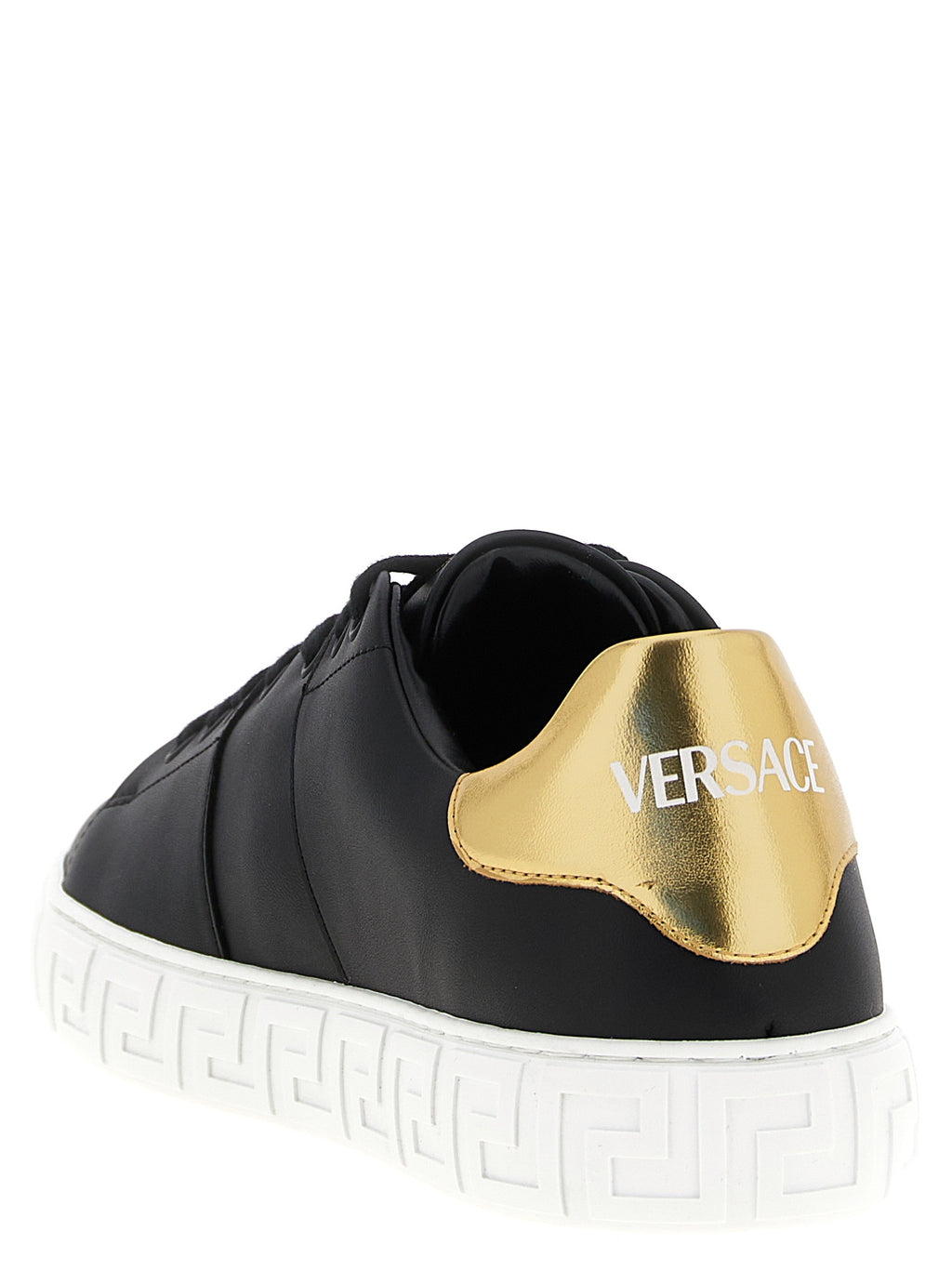 Baskets basses en nylon noir de la marque Versace, vue de face, avec logo et détails de style élégants.
