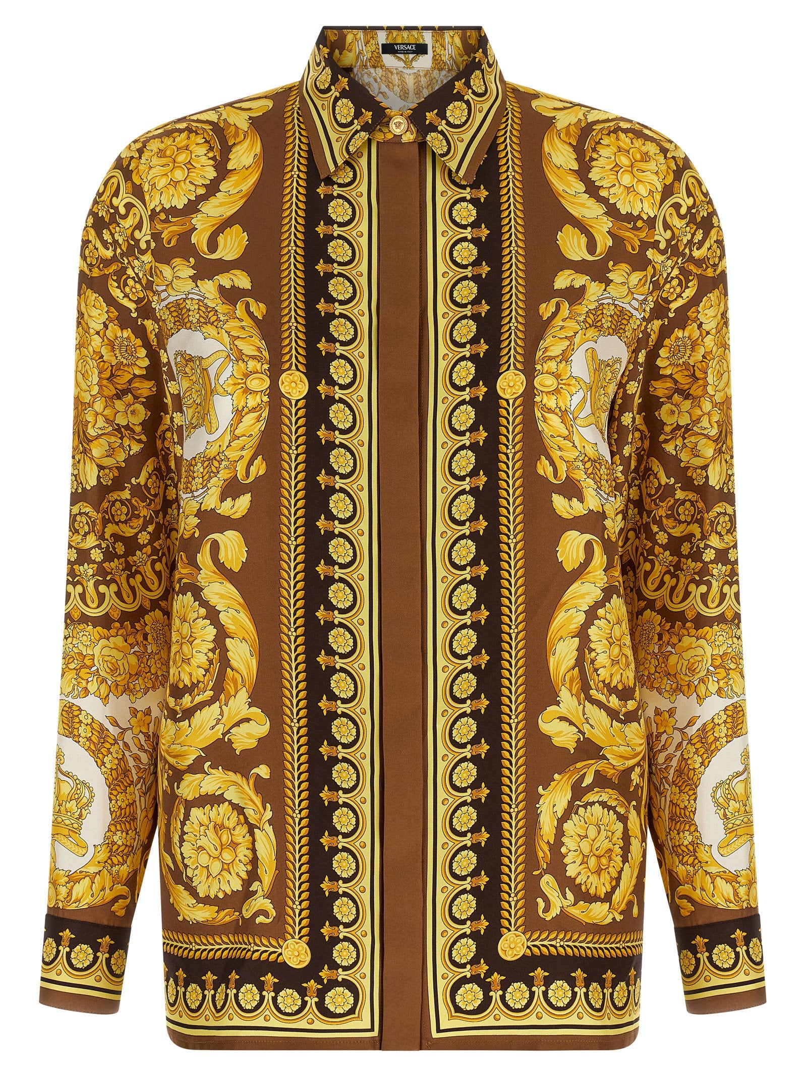 Blouse en soie dorée Versace, élégante chemise en satin avec col et manches longues, portée dans un style sophistiqué.