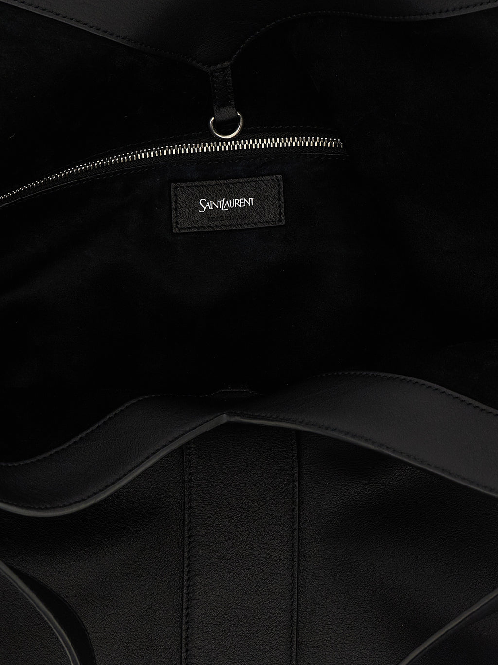 Sac cabas en cuir de veau noir de Saint Laurent, élégant et spacieux, avec poignées en cuir et logo discret à l'avant.