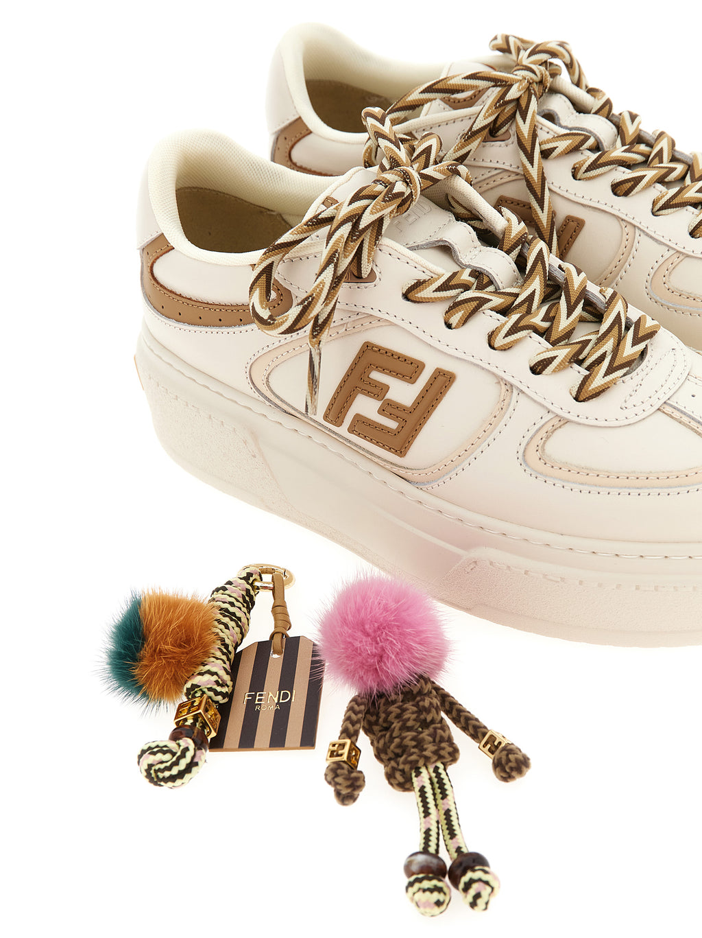 Sneakers plateforme Fendi en cuir de veau multicolore avec design moderne et détails élégants, vue de face.