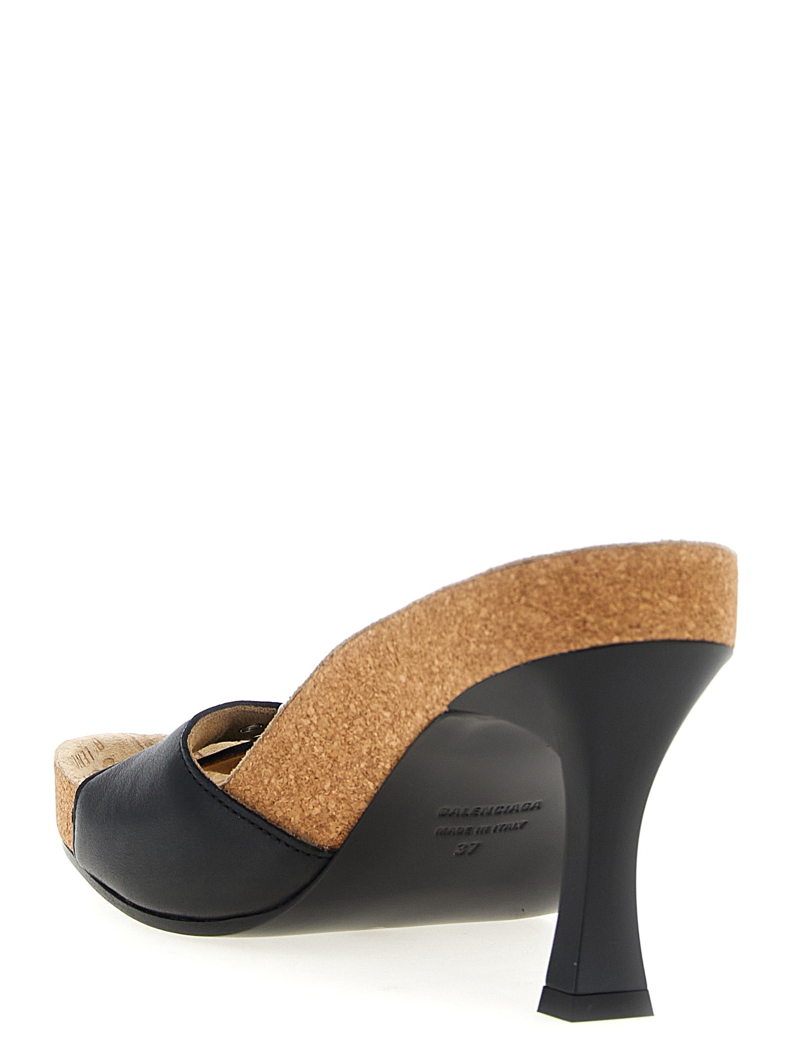 Sandales à talons stilettos en cuir de veau noir Balenciaga, vue de face, mettant en valeur leur design élégant et sophistiqué