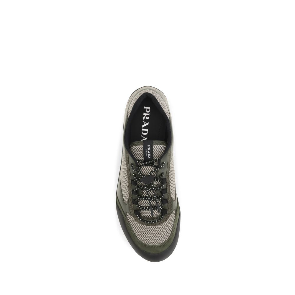 Sneakers de sport Prada Bicolor en polyester, chaussures athlétiques élégantes avec design moderne et détails colorés.