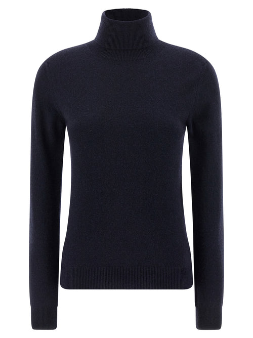 Cardigan en cachemire bleu Balenciaga porté, détail du tissu doux et élégant, avec col et boutons visibles.