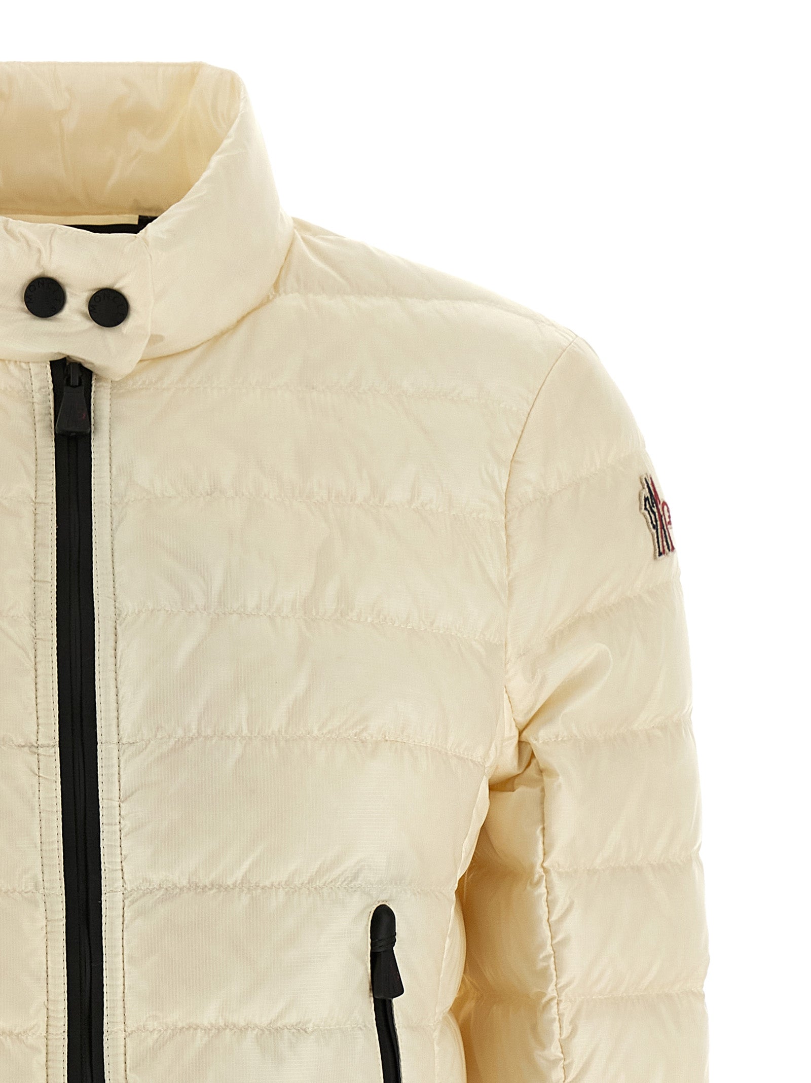 Veste longue en polyamide blanche Moncler Grenoble, style élégante et chaude, adaptée pour l'hiver et les activités extérieures.