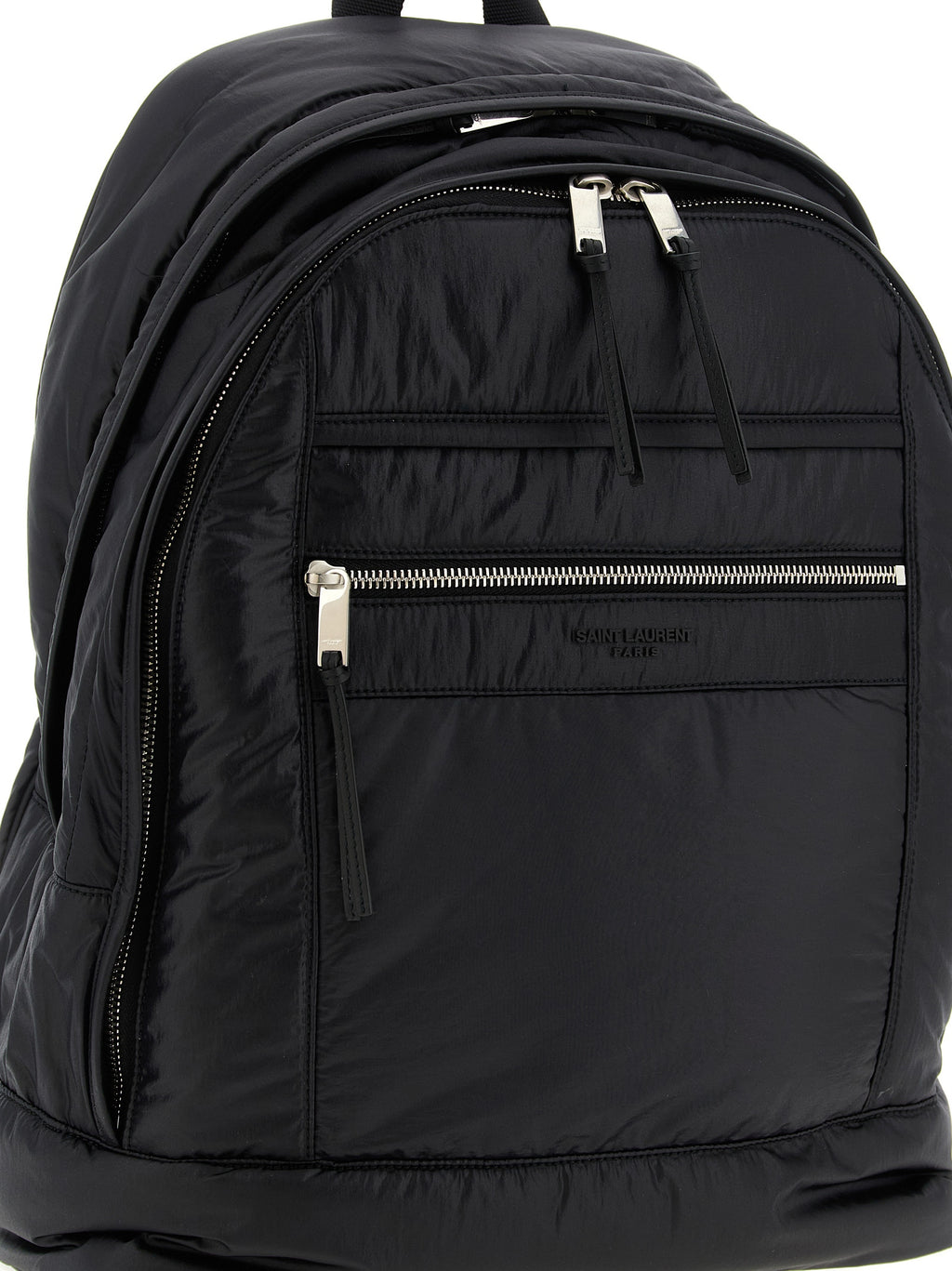 Sac à dos en cuir de veau noir Saint Laurent, élégant et sophistiqué, avec détails en métal et design épuré.