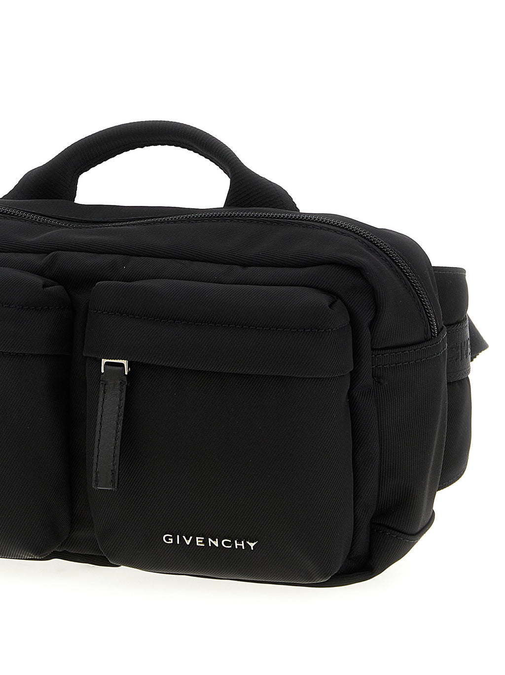 Sac à bandoulière Givenchy noir en polyamide, avec détails élégants et design moderne visible sur l'image.