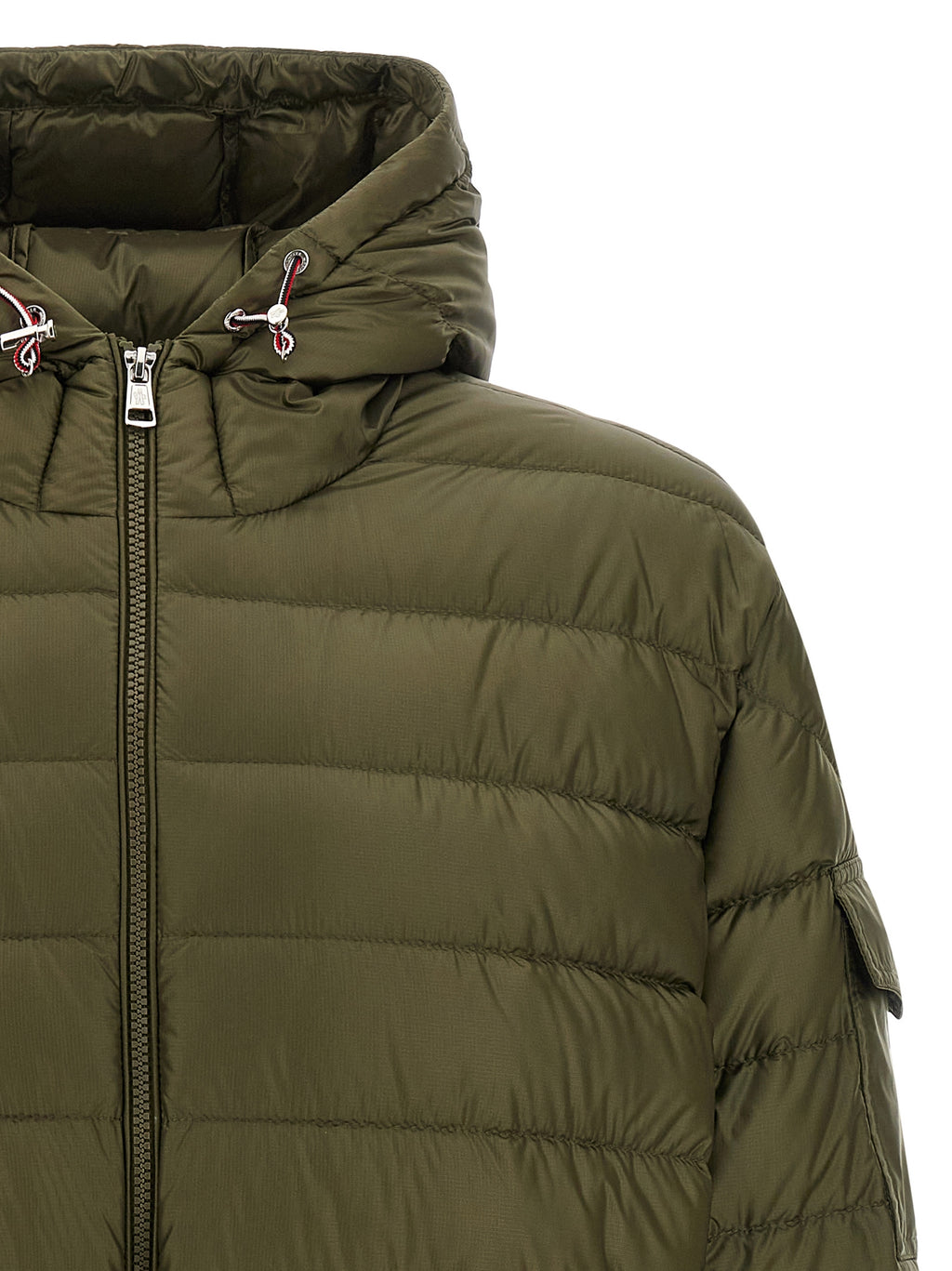 Veste parka en nylon bicolore Moncler avec capuche, fermeture zippée et poches latérales, pour un style élégant et chaud.