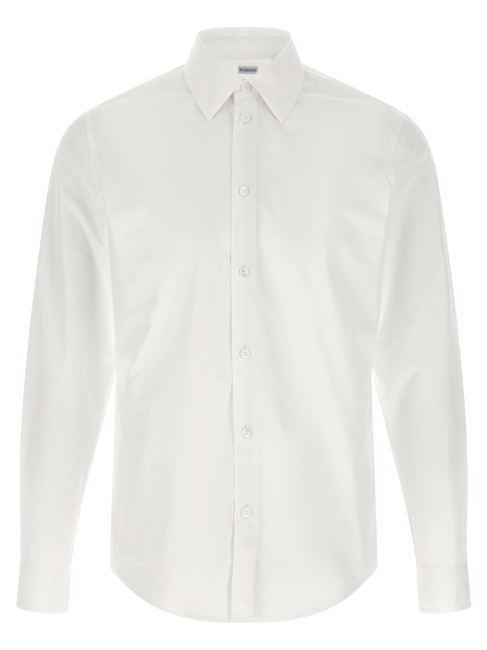 Chemisier blanc en coton de la marque Burberry, avec col classique et manches longues, porté sur un mannequin.