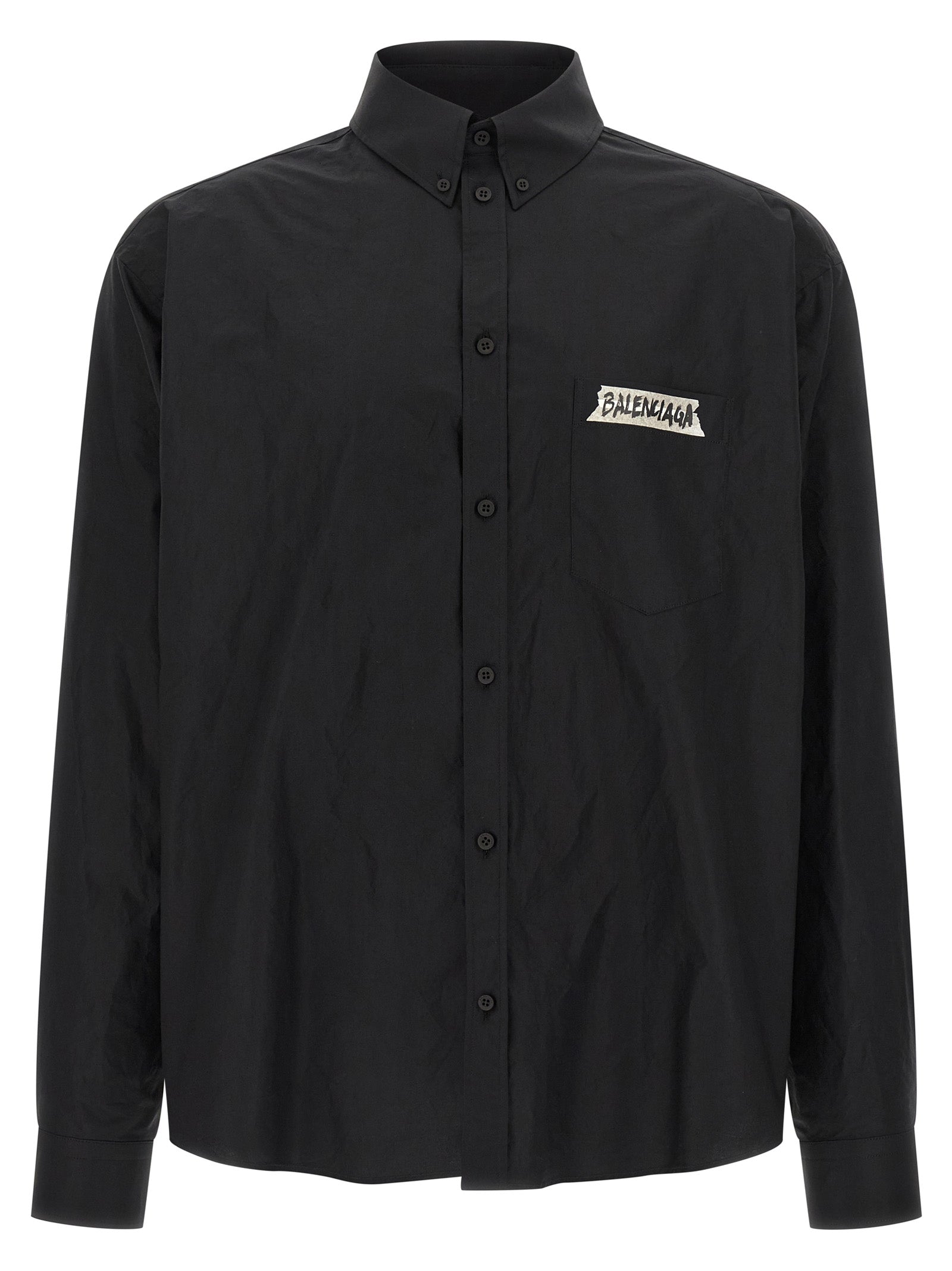 Chemise en coton noir de Balenciaga, détail du col et des manches, élégante et moderne.