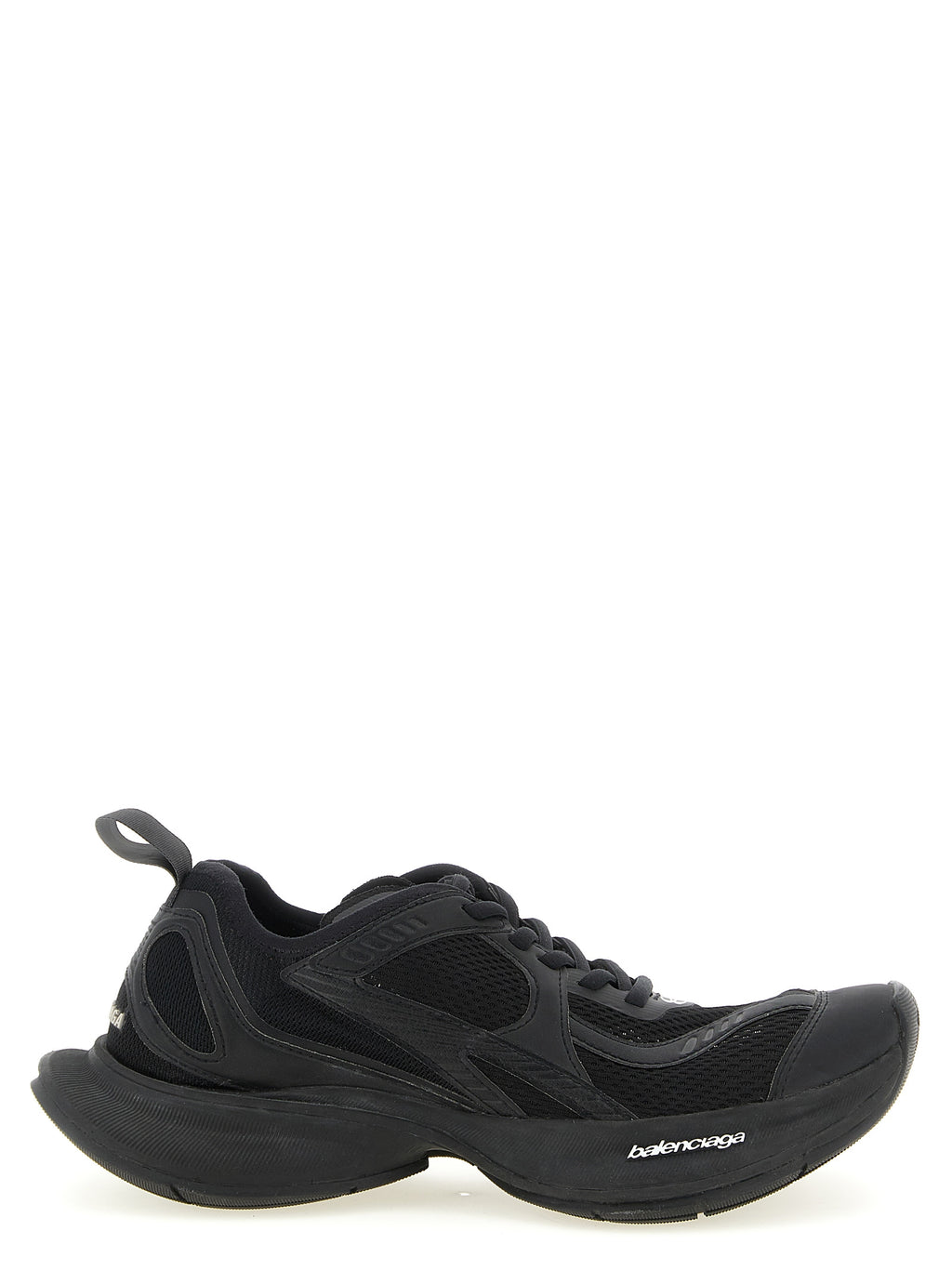 Chaussures de sport Balenciaga en polyester noir, baskets athlétiques élégantes avec design moderne et confort visible.