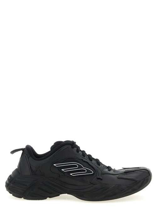 Chaussures de sport Balenciaga en cuir de veau noir, baskets athlétiques avec design moderne et semelle épaisse.