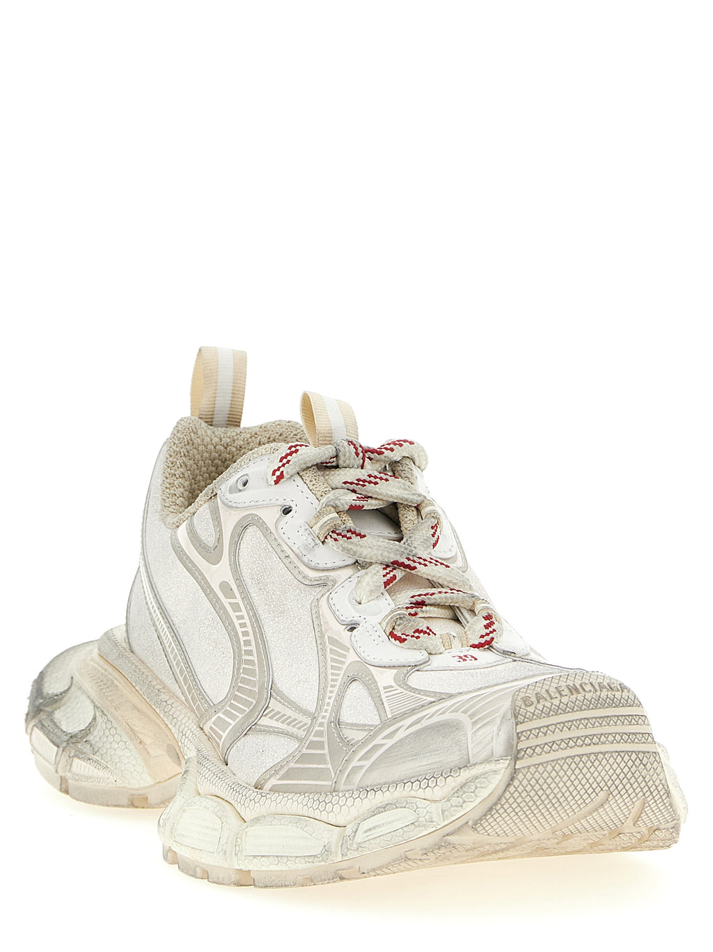 Chaussures de sport Balenciaga en polyethylene argenté, baskets athlétiques modernes et tendance.