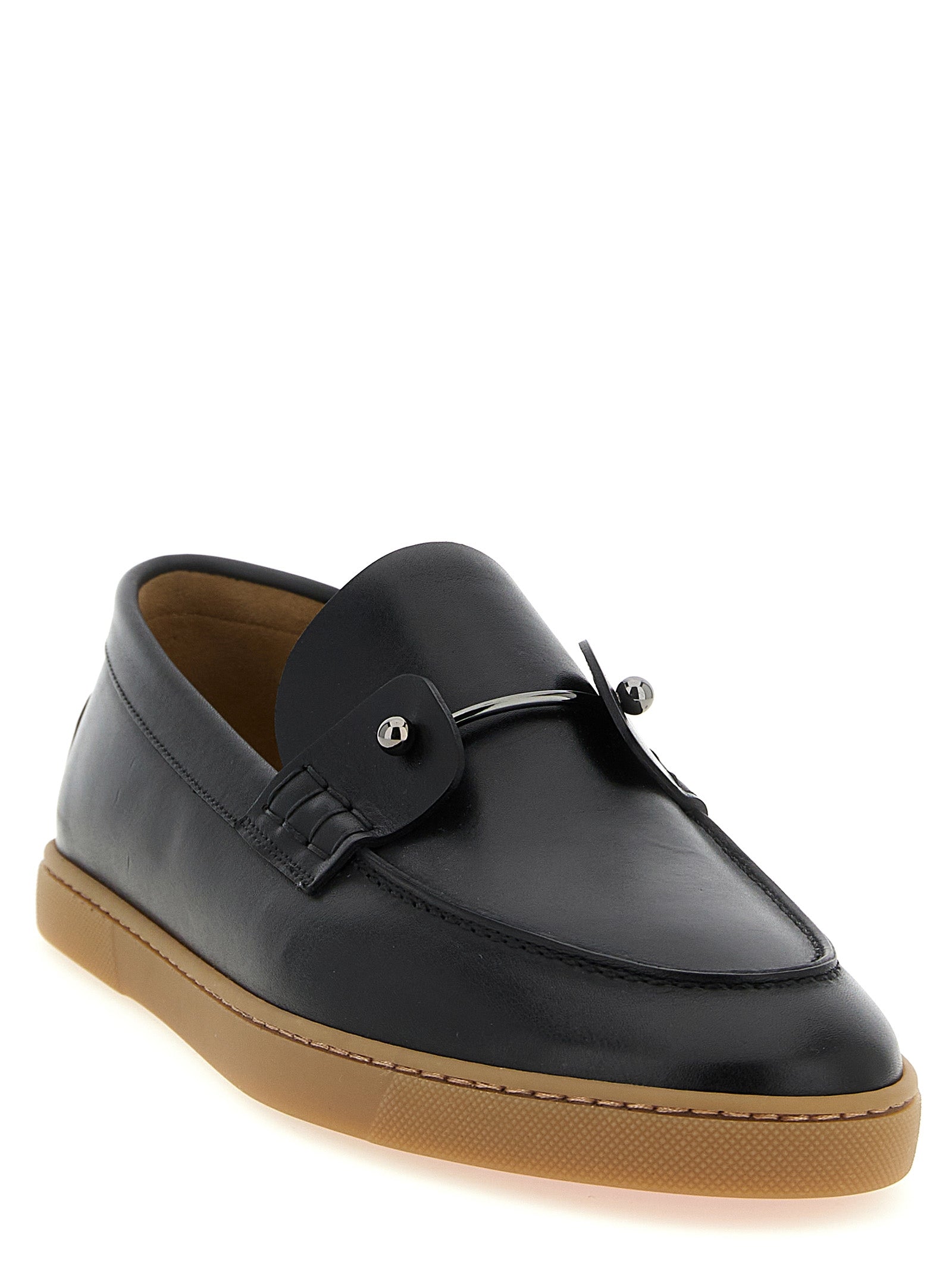 Mocassins Christian Louboutin en cuir de veau noir, chaussons slip-on élégants et modernes pour homme.