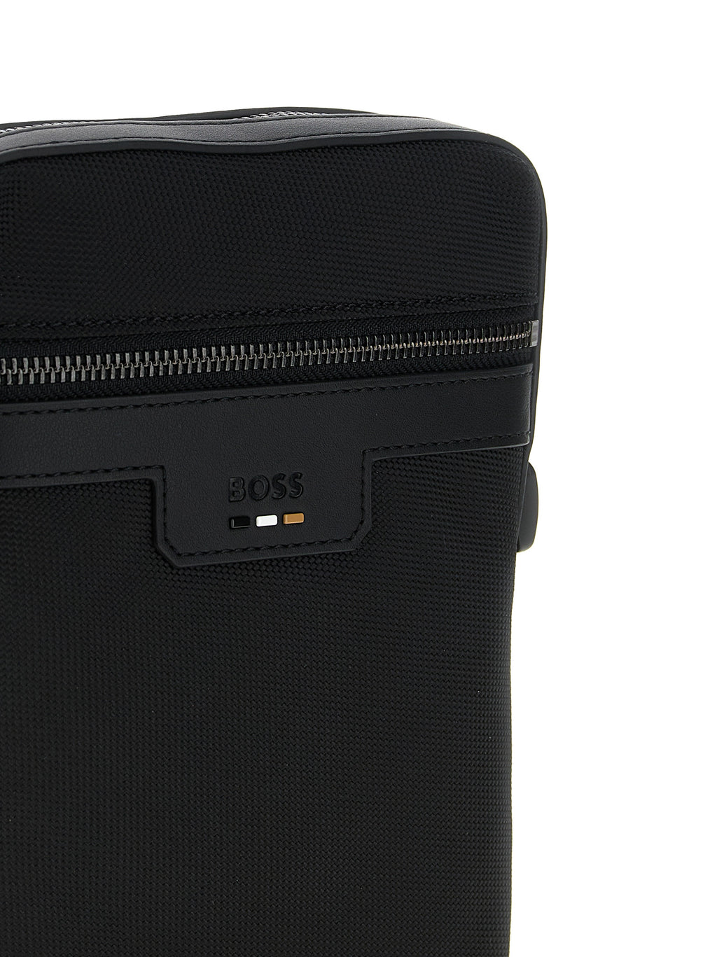 Sacoche en polyester noir de la marque Hugo Boss, avec une bandoulière réglable et un design élégant.