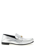 Mocassins slip-on en cuir d'agneau argenté de la marque Versace, élégants et confortables pour homme.