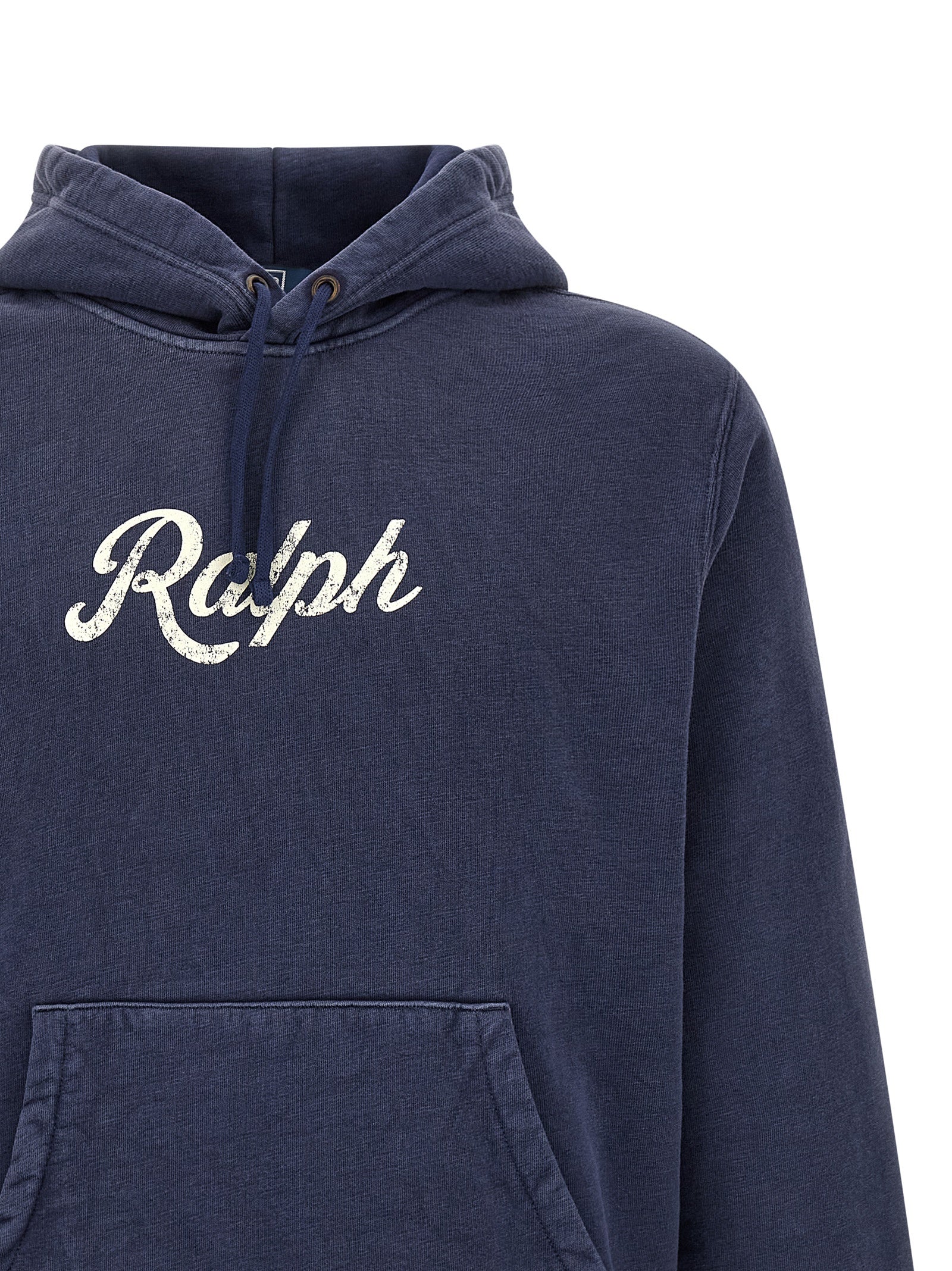 Sweat-shirt en coton bleu Polo Ralph Lauren, style décontracté, avec logo brodé sur la poitrine, porté sur un mannequin.