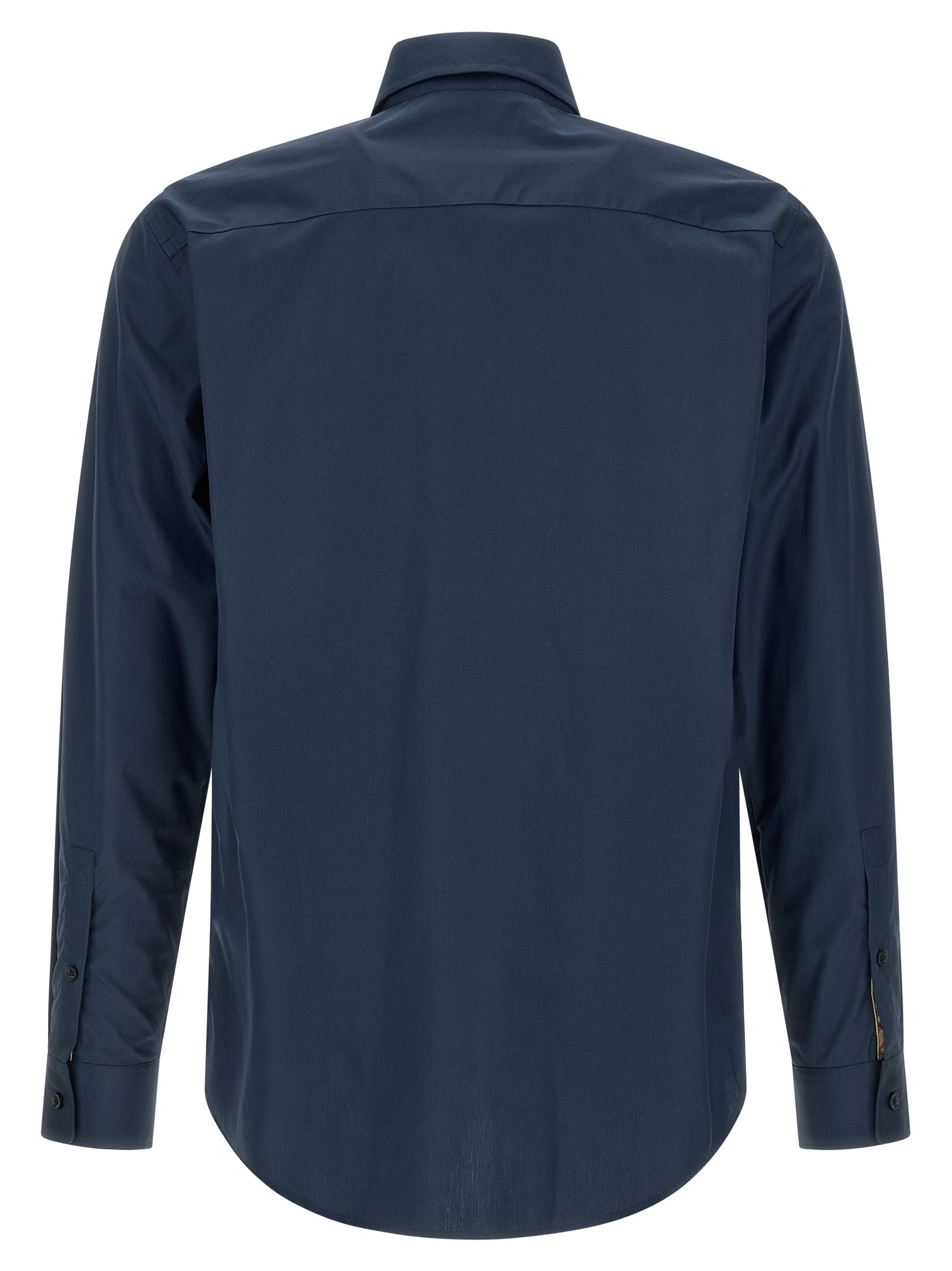 Chemisier en coton bleu Burberry, style élégant avec logo discret, porté sur un mannequin blanc.