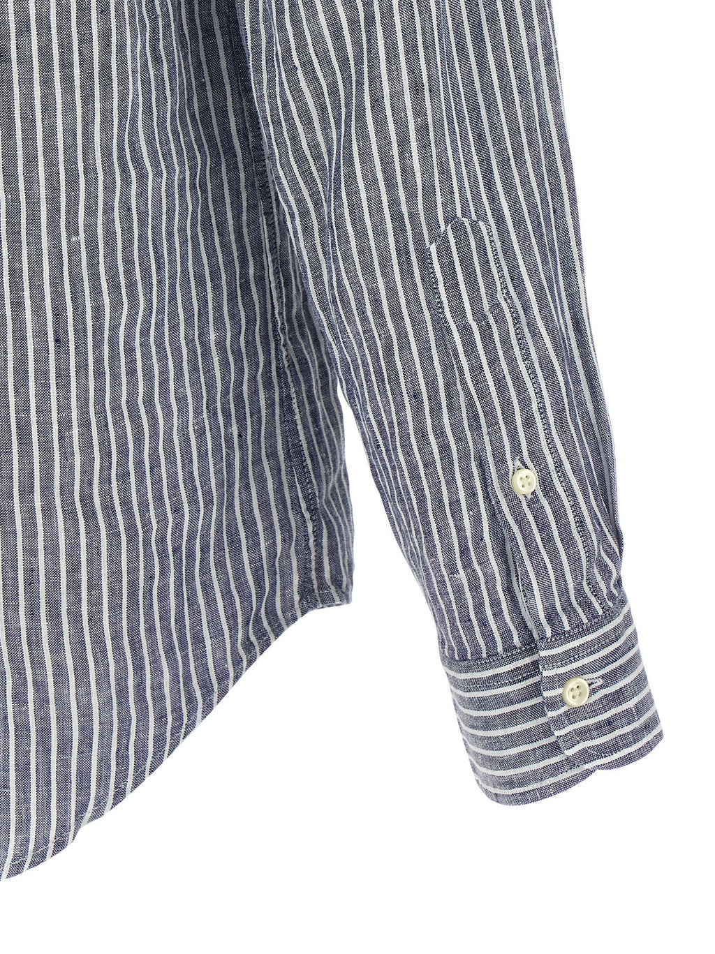 Chemise en lin bleue Polo Ralph Lauren, coupe classique, avec col et boutons, portée décontractée.