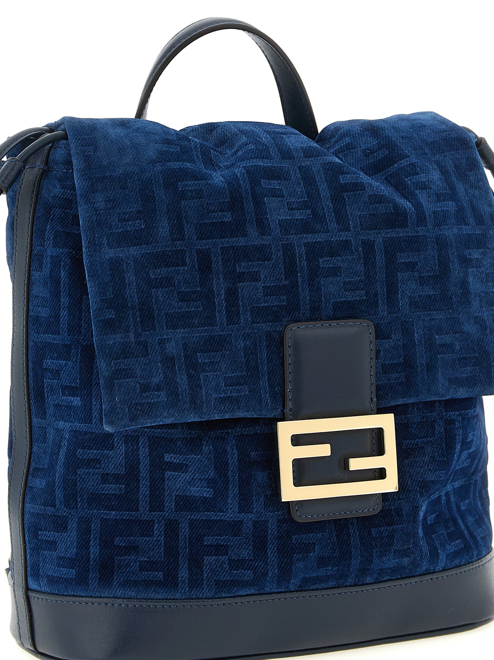 Sac à dos en coton bleu Fendi avec logo emblématique, vue de face, pour un style élégant et pratique.
