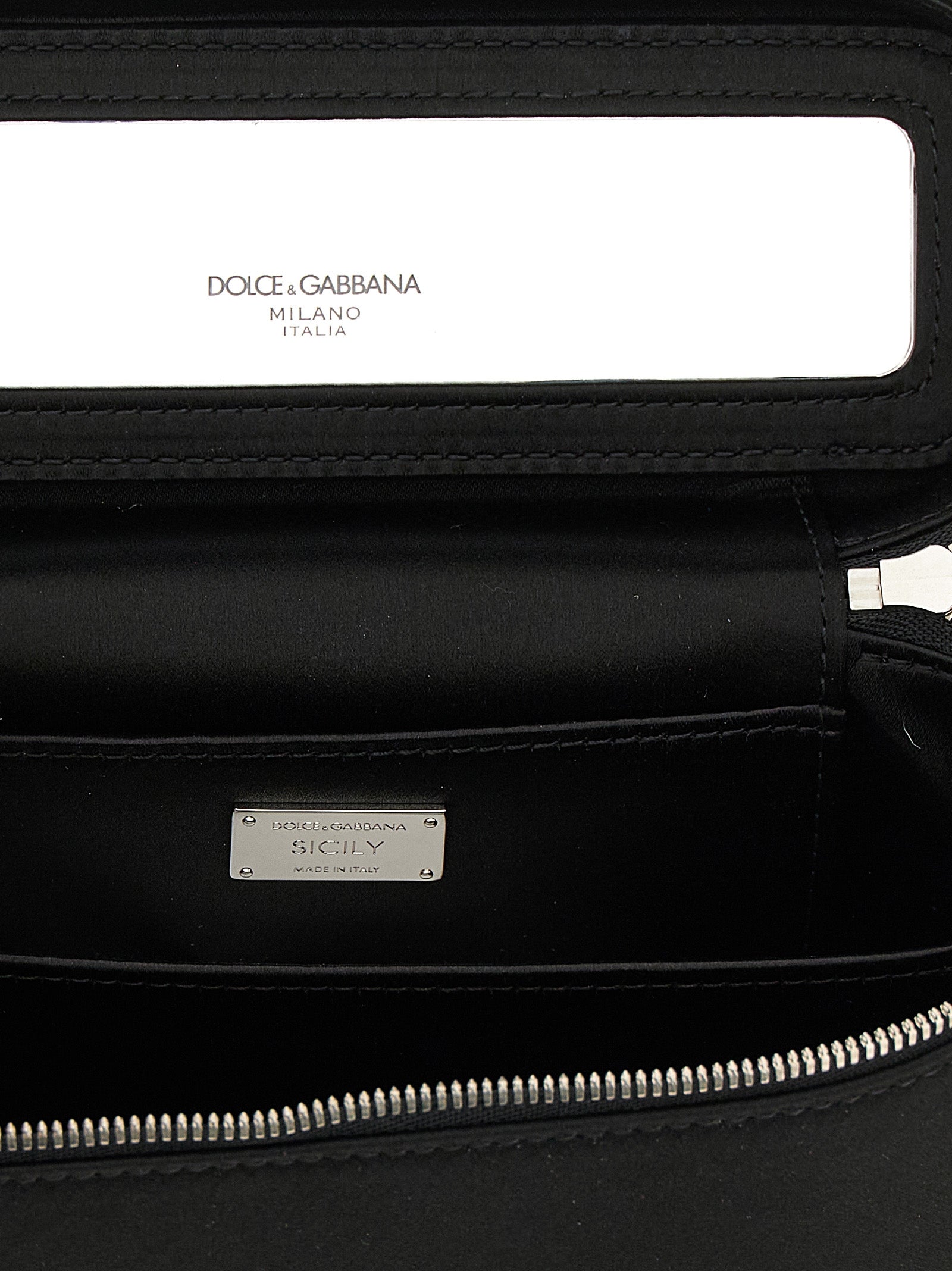 Sac à bandoulière noir en viscose de Dolce & Gabbana, élégant et tendance, avec détails sophistiqués.
