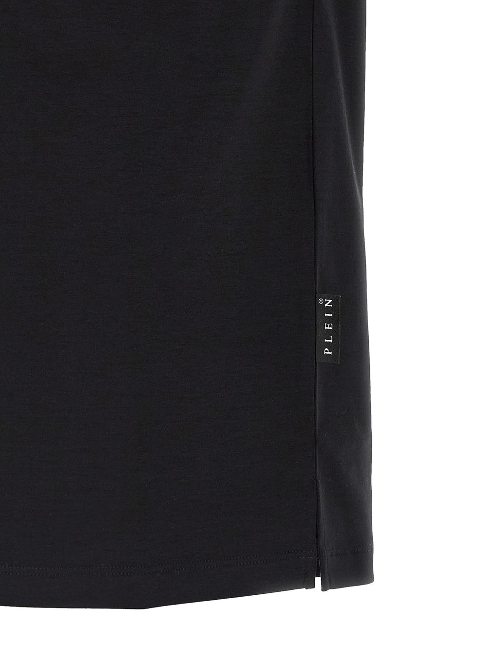 Chemise polo noire en coton de la marque Philipp Plein, détails visibles sur le tissu et le design élégant.