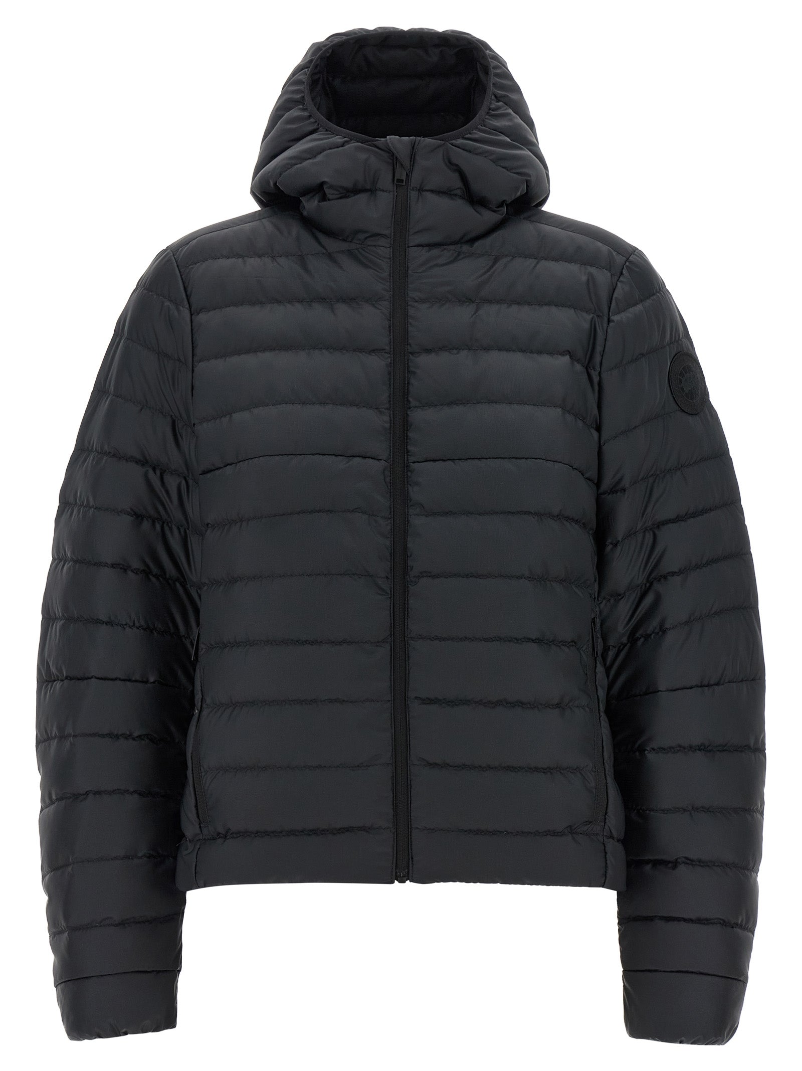 Veste longue noire en polyamide de Canada Goose, style élégante et chaude, vue de face sur fond blanc.
