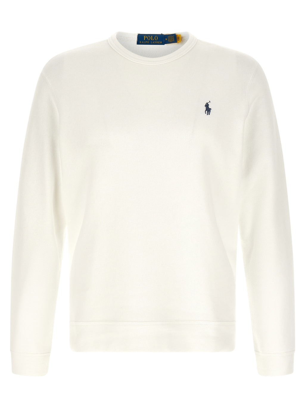 Sweatshirt en coton blanc Polo Ralph Lauren, classique, avec logo polo brodé sur la poitrine, porté par un mannequin.