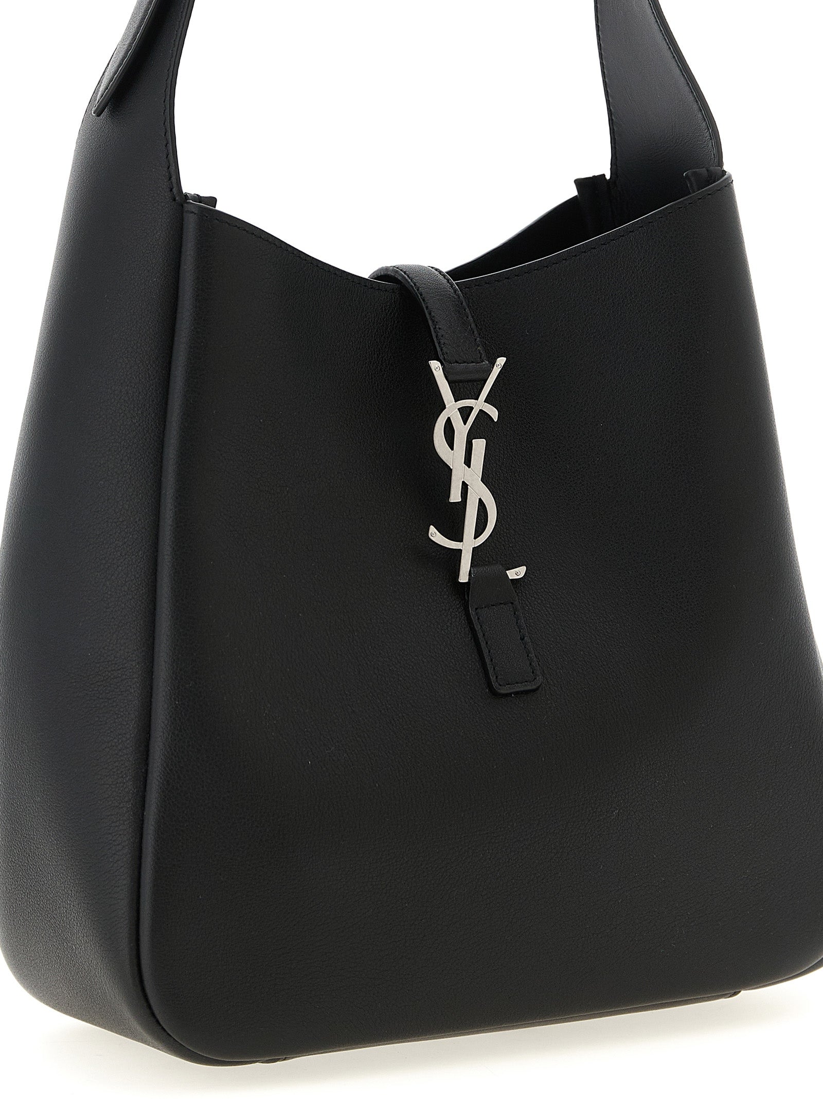 Sac à bandoulière en cuir de veau noir de Saint Laurent, élégant et sophistiqué, avec détails en métal doré.